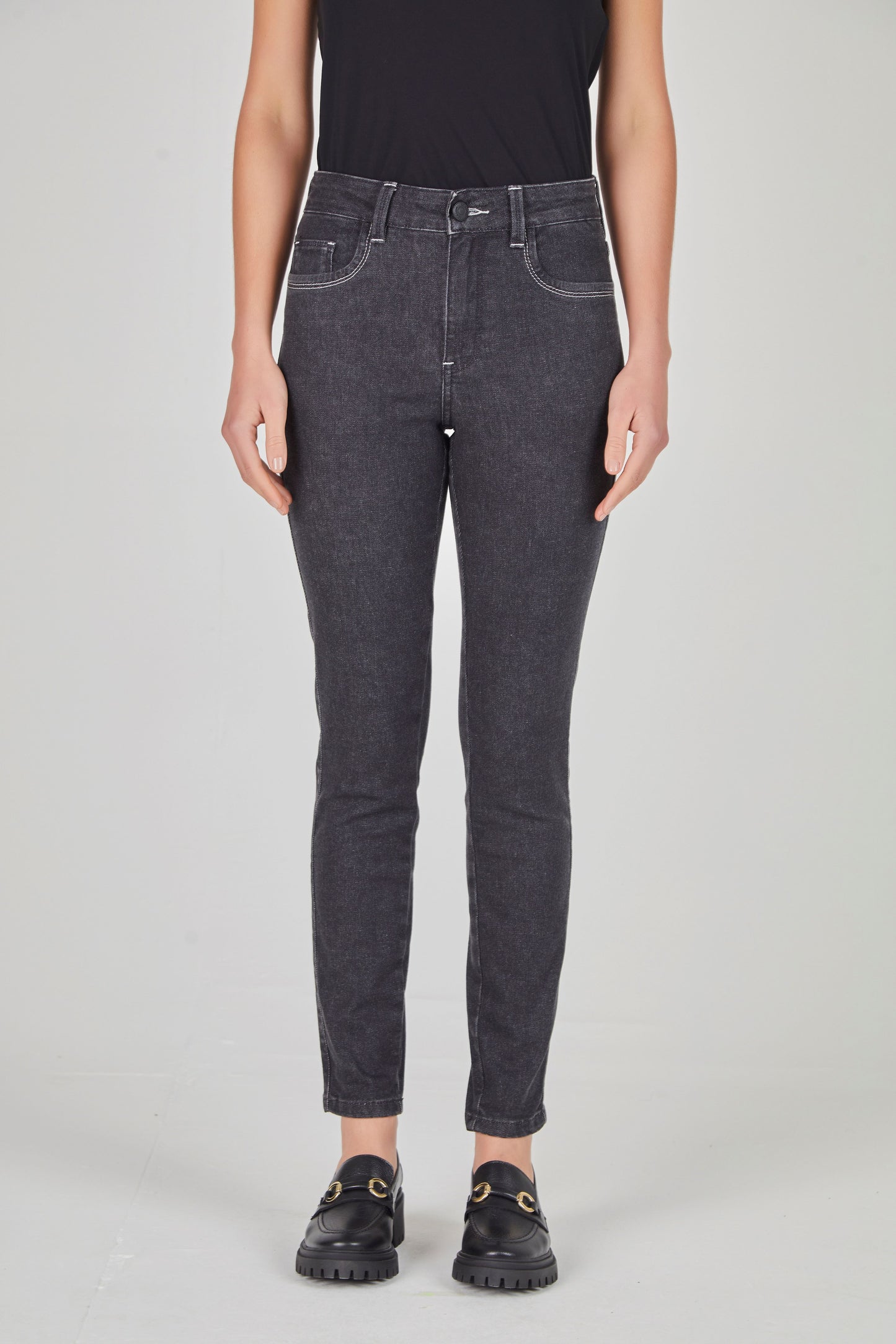 calça jeans skinny cintura intermediária básica