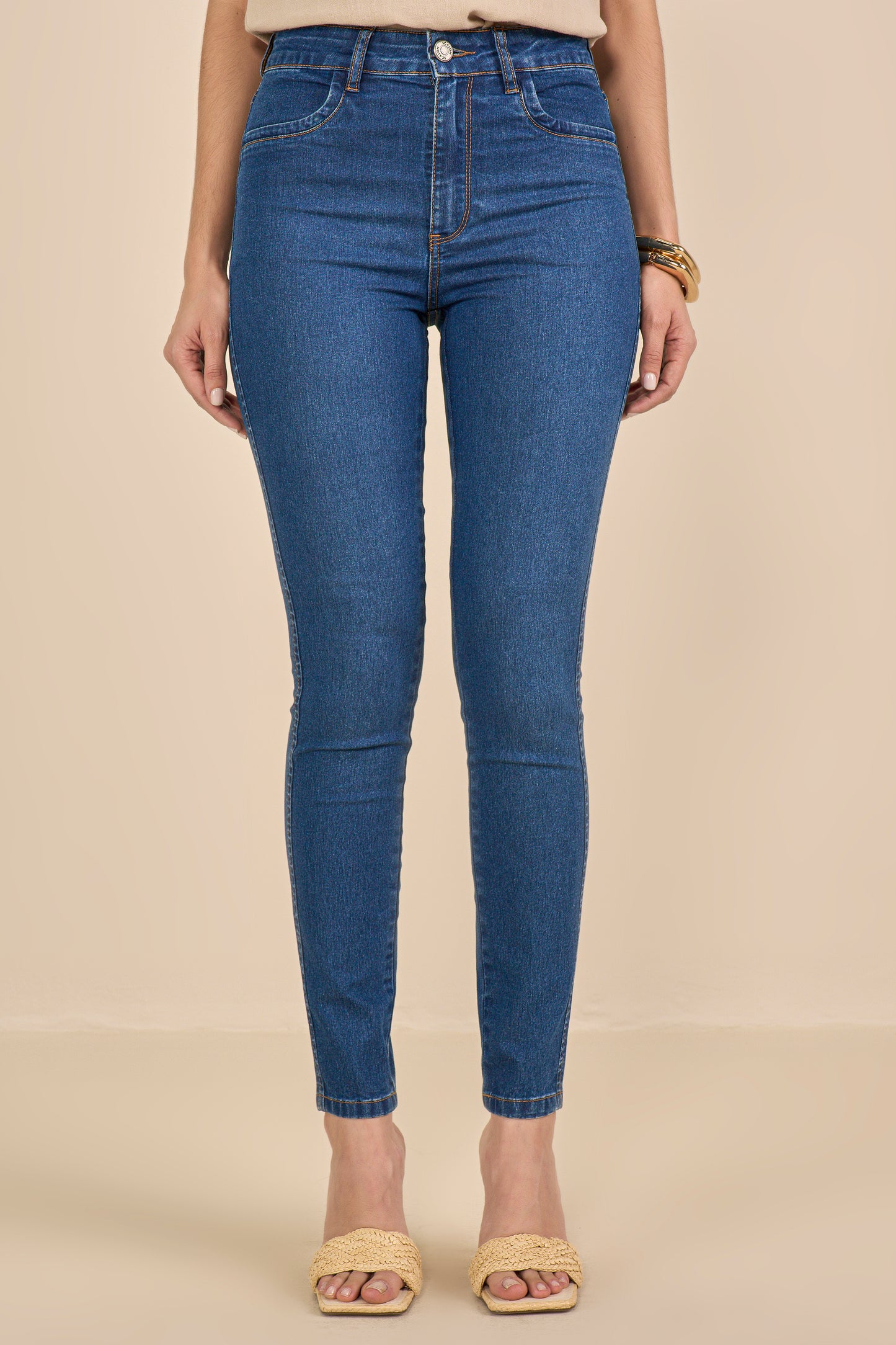 calça jeans skinny cintura intermediária