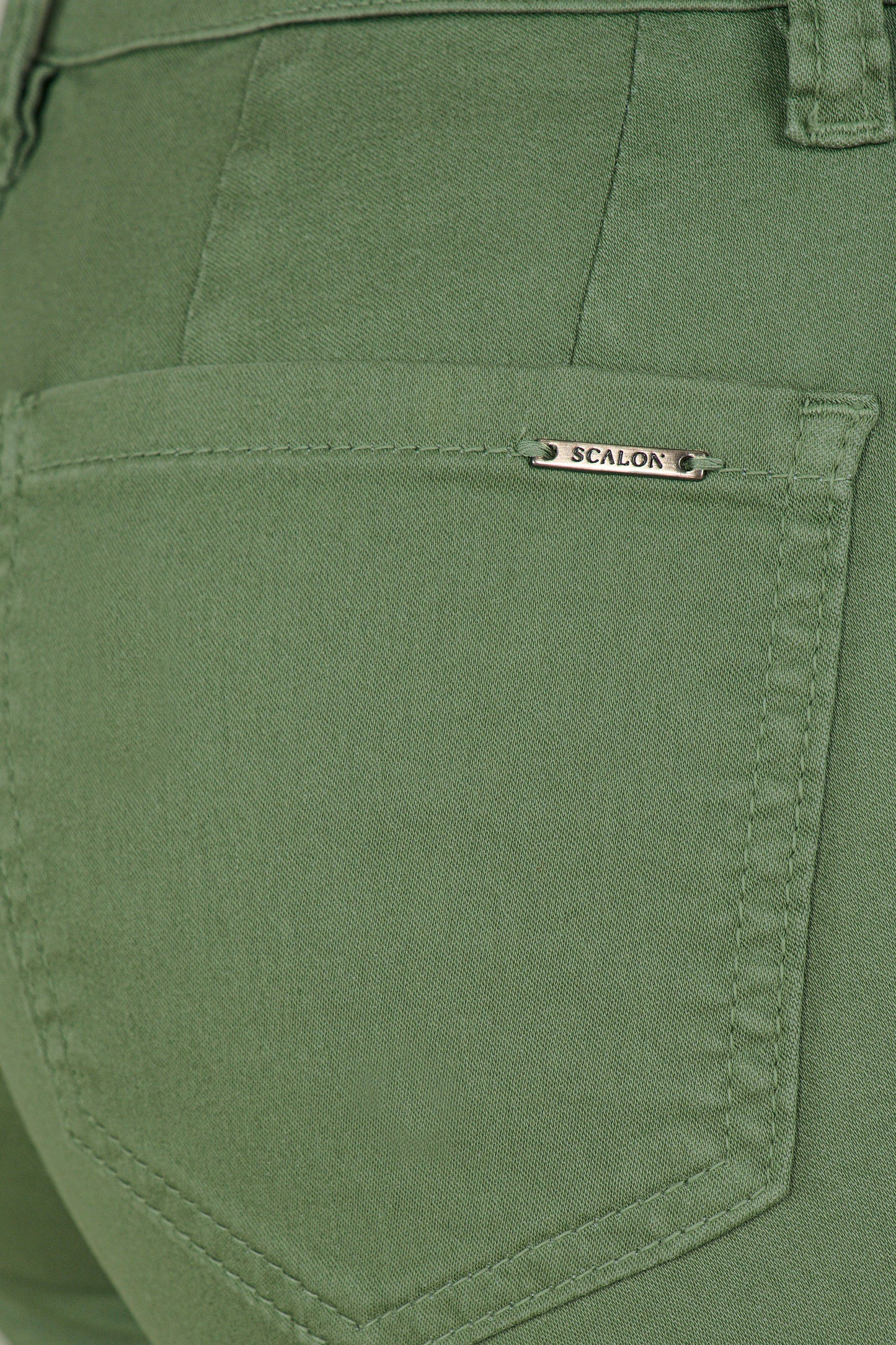 calça sarja color skinny cintura intermediária alfaiataria
