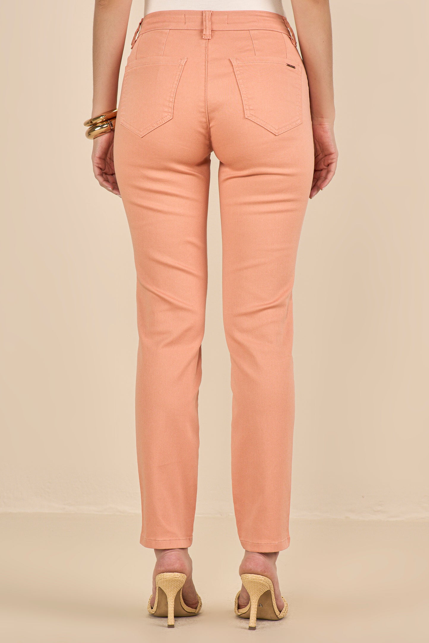 calça sarja color skinny cintura intermediária alfaiataria