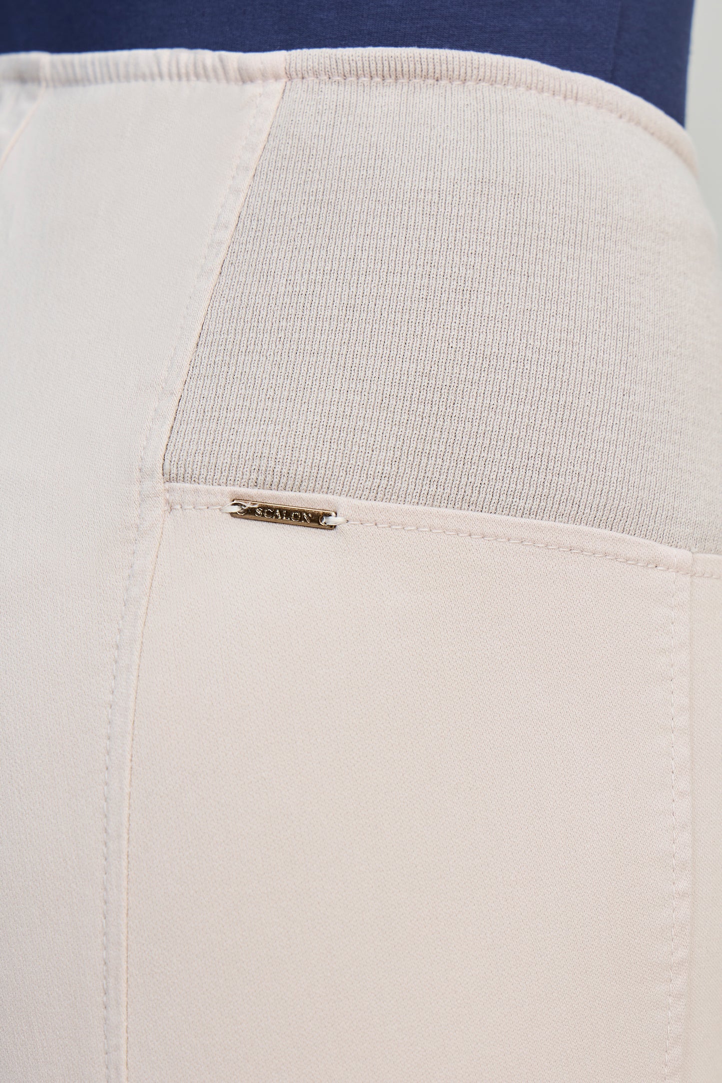 calça malha color skinny cintura intermediária cósde tricot largo