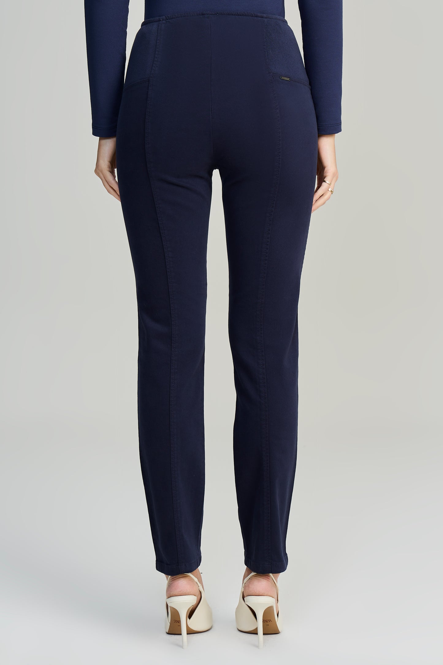 calça malha color skinny cintura intermediária cósde tricot largo