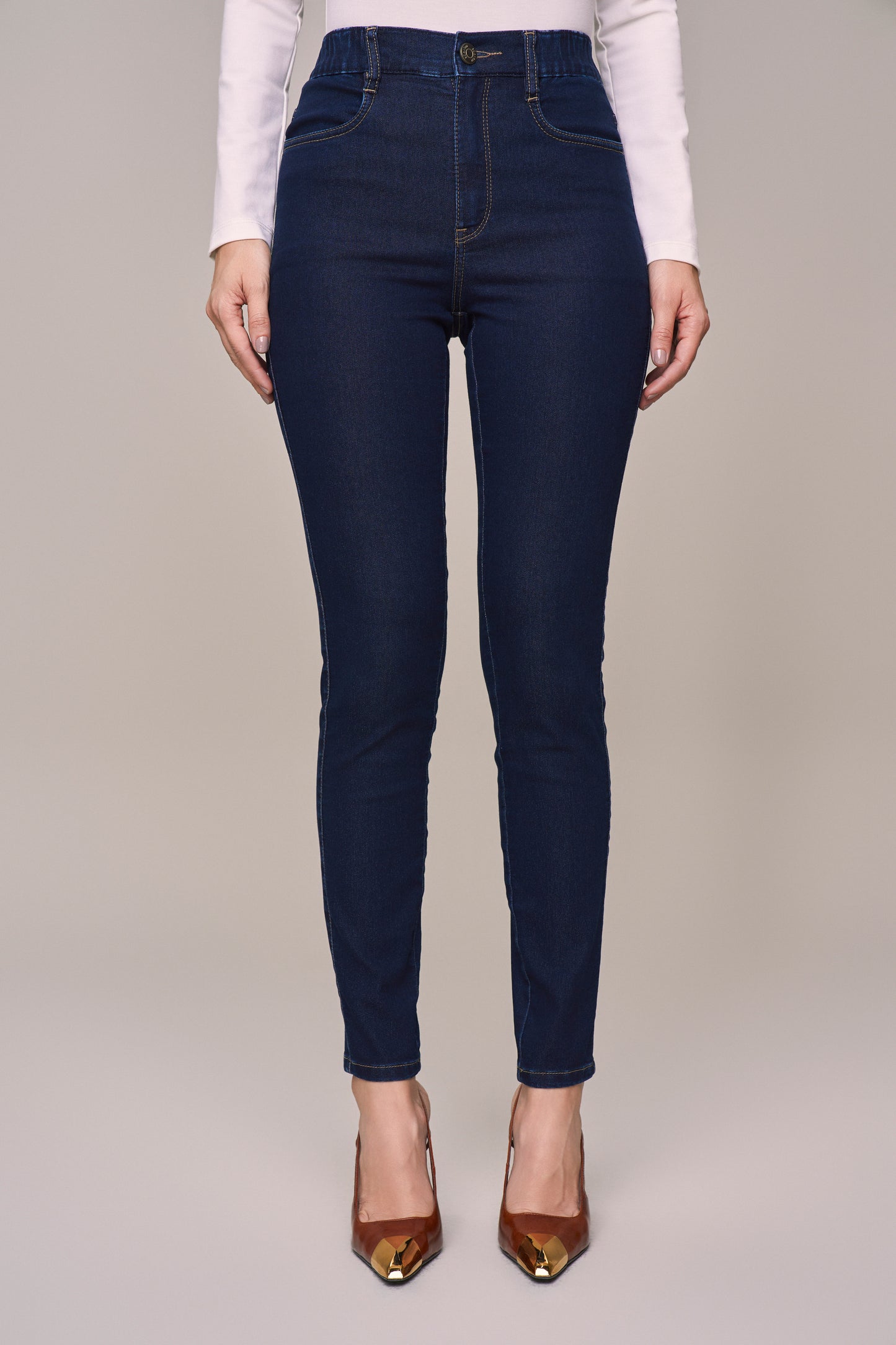 calça jeans skinny cintura intermediária com elástico