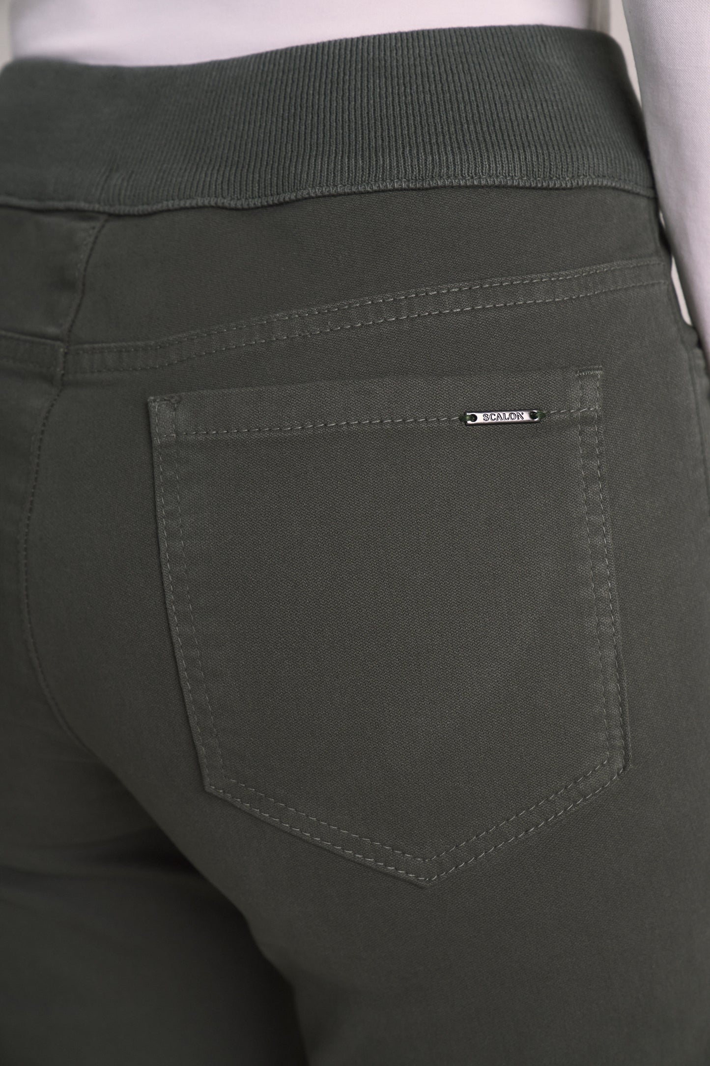 calça malha color skinny cintura intermediária cósde tricot