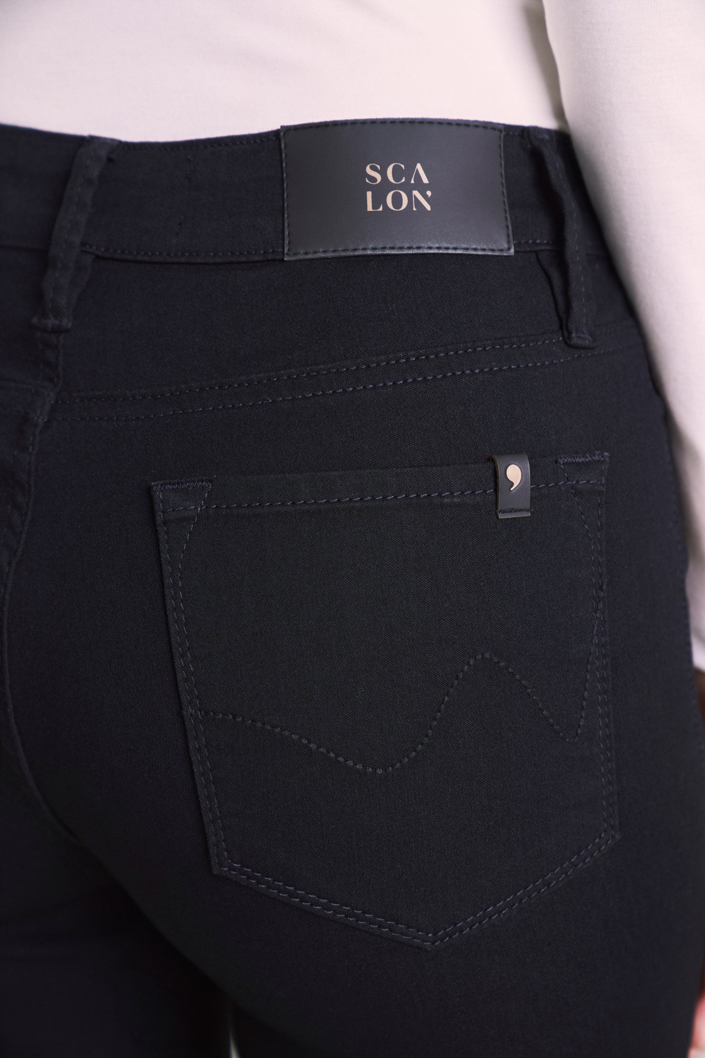 calça jeans black skinny cinturaintermediária tradicional