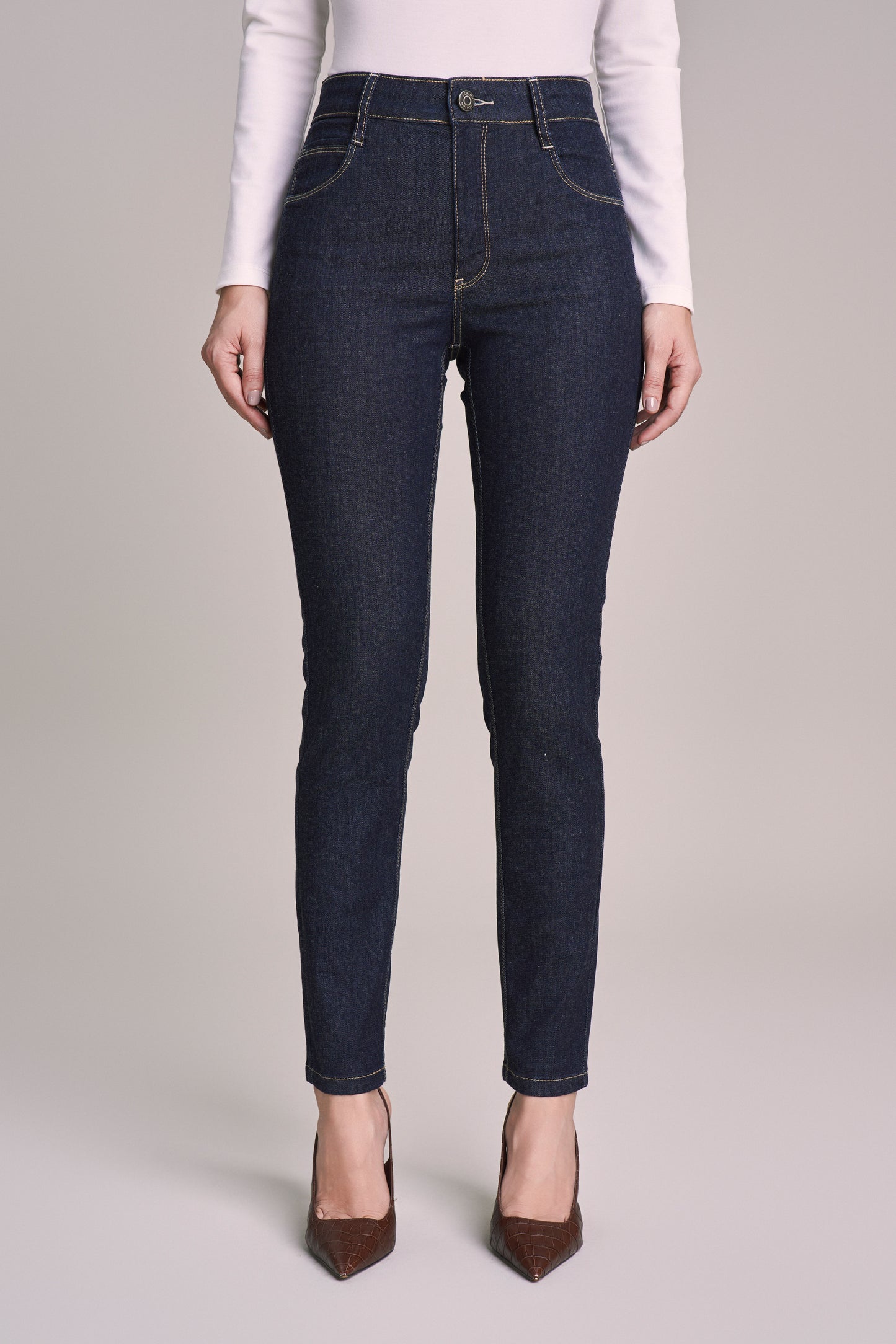 calça jeans skinny cintura intermediária com cristais