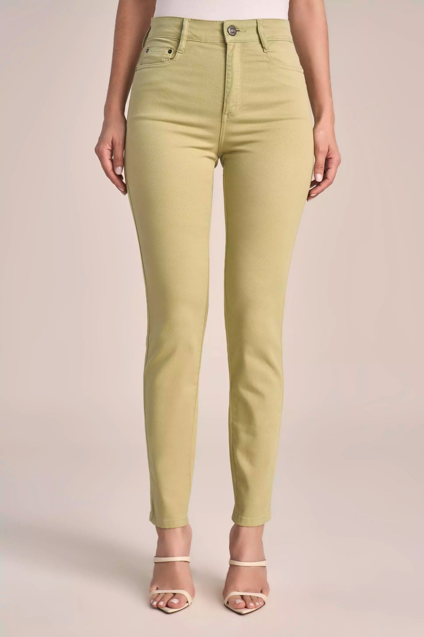 Calça Sarja Color Skinny Cintura Intermediária com Bordado