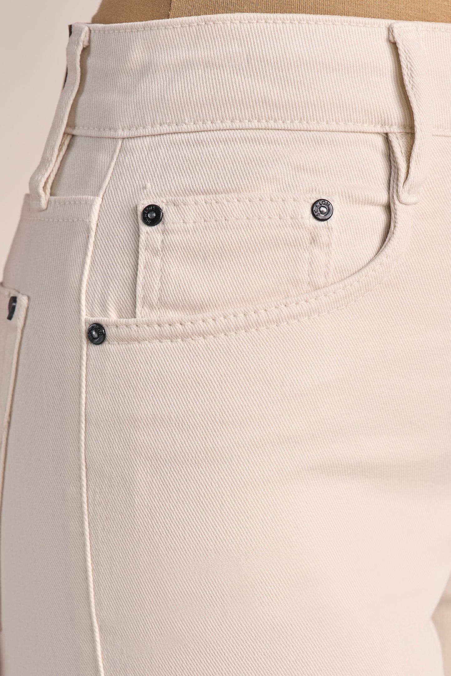 Calça Sarja Color Skinny Cintura Intermediária com Bordado