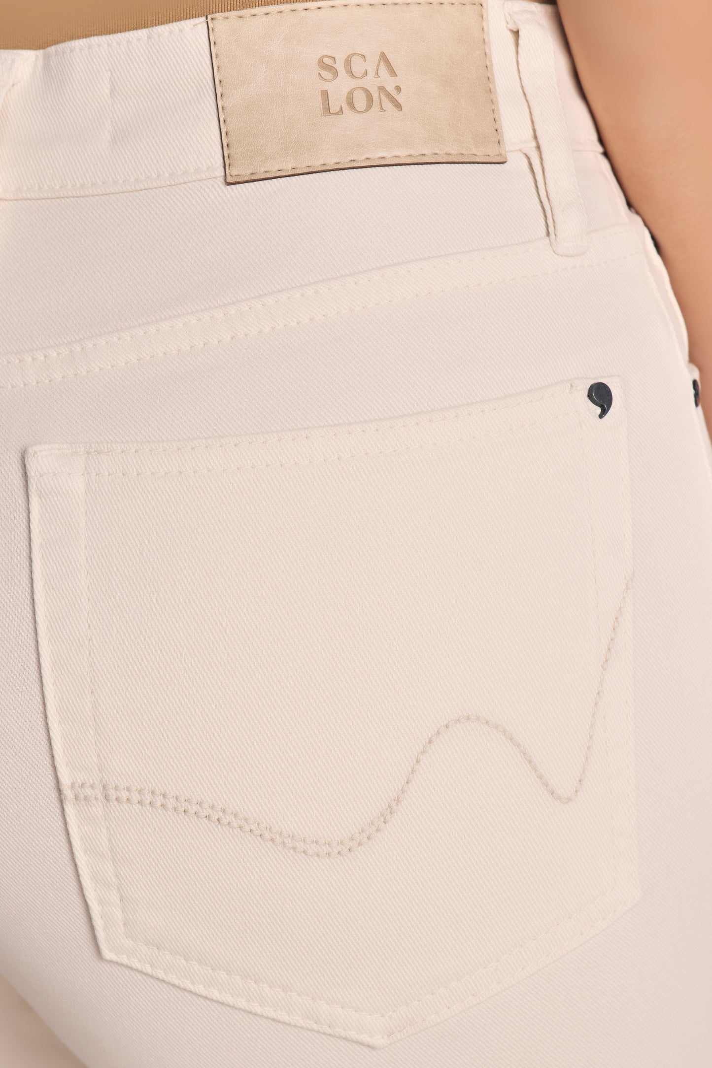 Calça Sarja Color Skinny Cintura Intermediária com Bordado