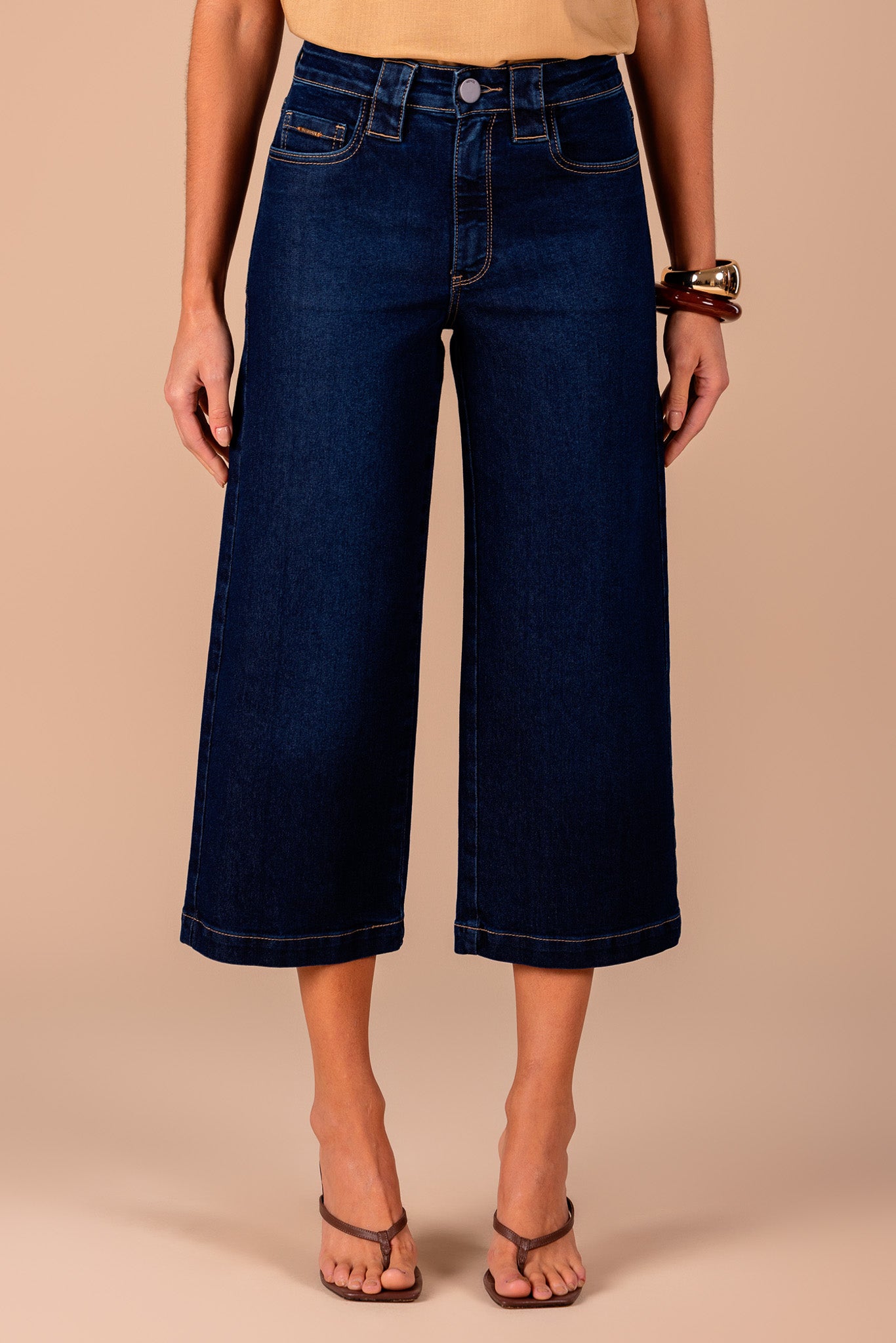 calça jeans pantacourt cintura intermediária tradicional