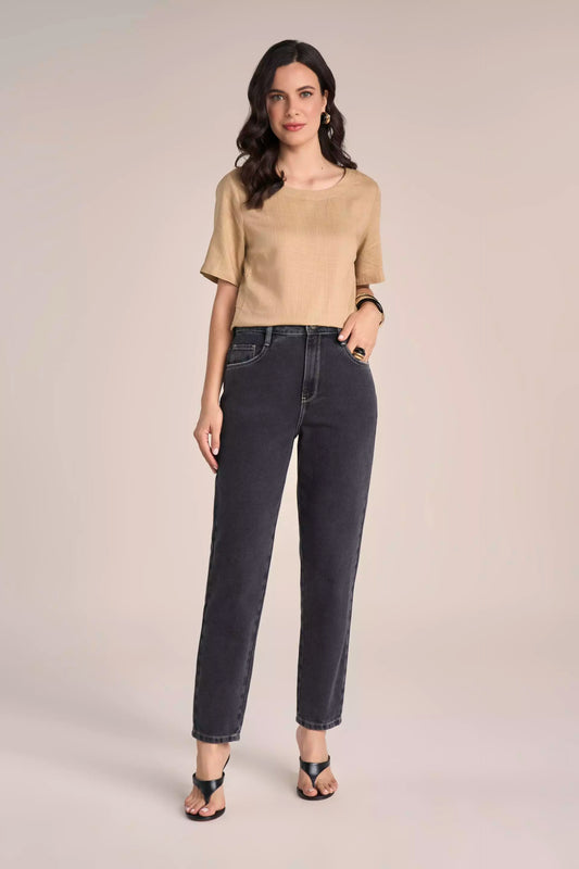 Calça Jeans Black Boyfriend Cintura Intermediária com Bordado