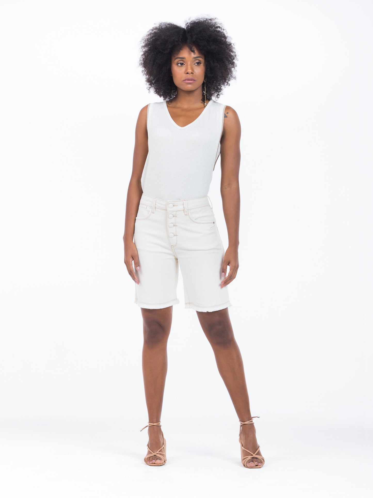 bermuda sarja off white midi barra desfiada