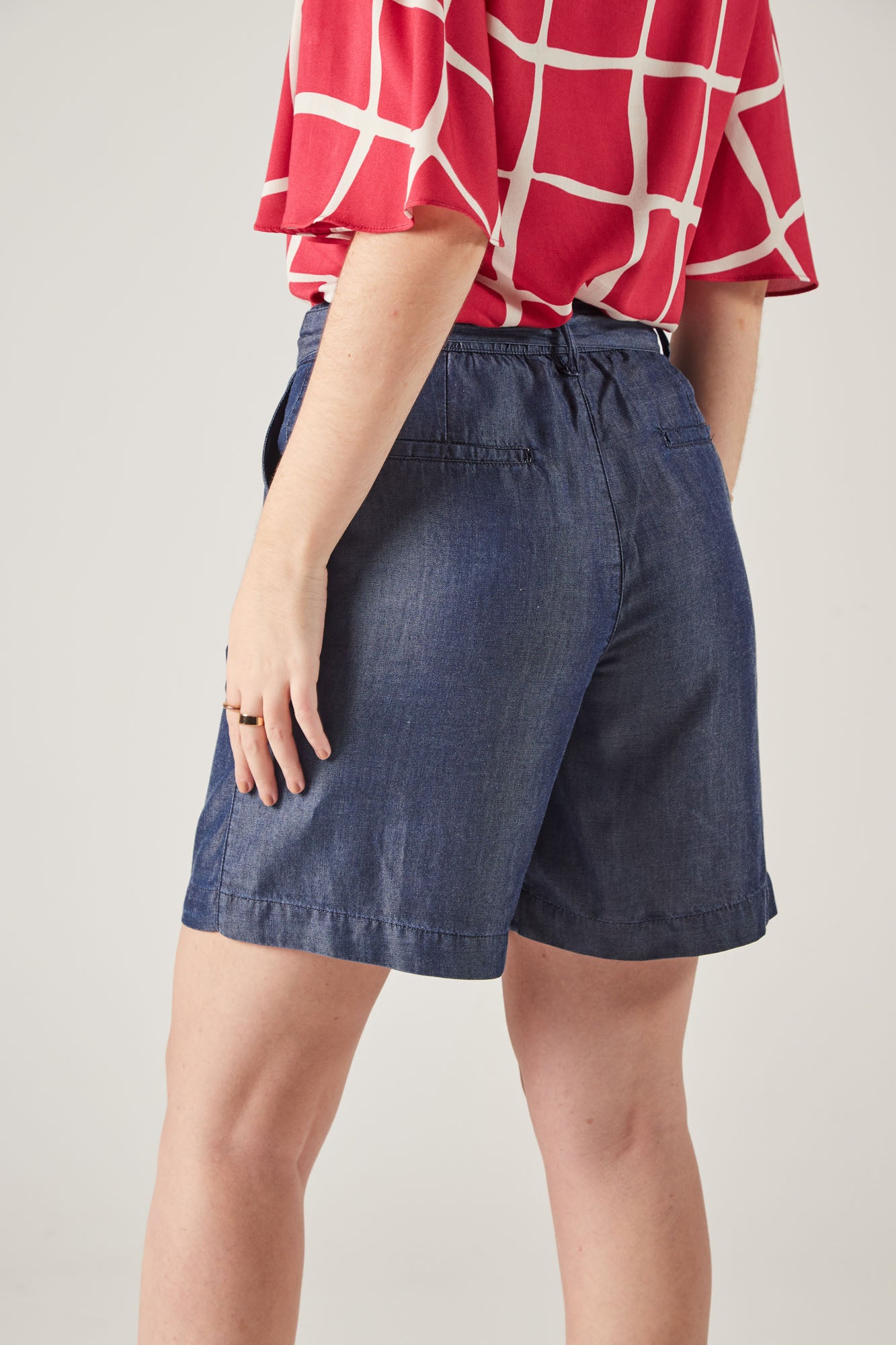 bermuda jeans midi cintura intermediária alfaiataria