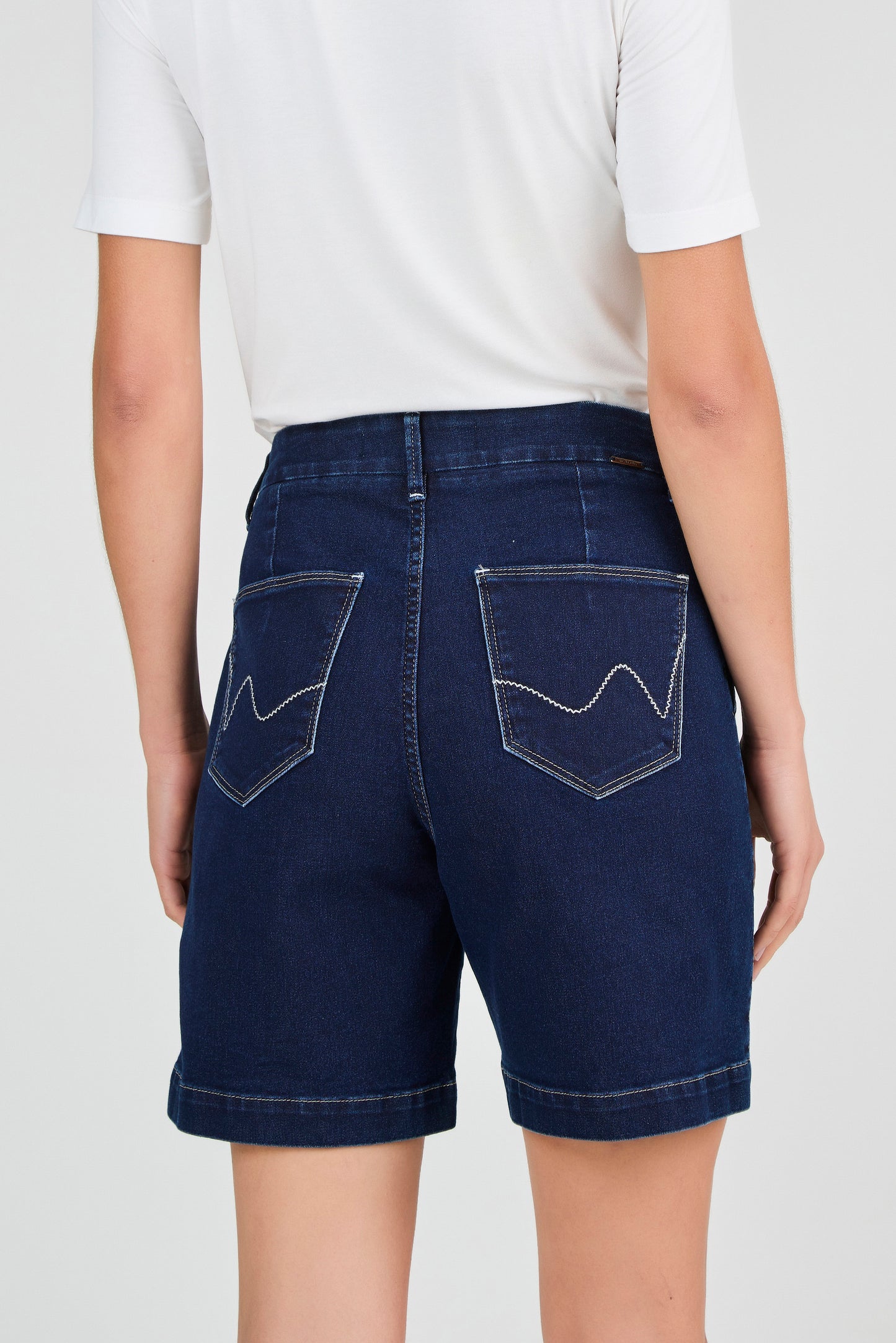bermuda jeans midi cintura intermediária alfaiataria