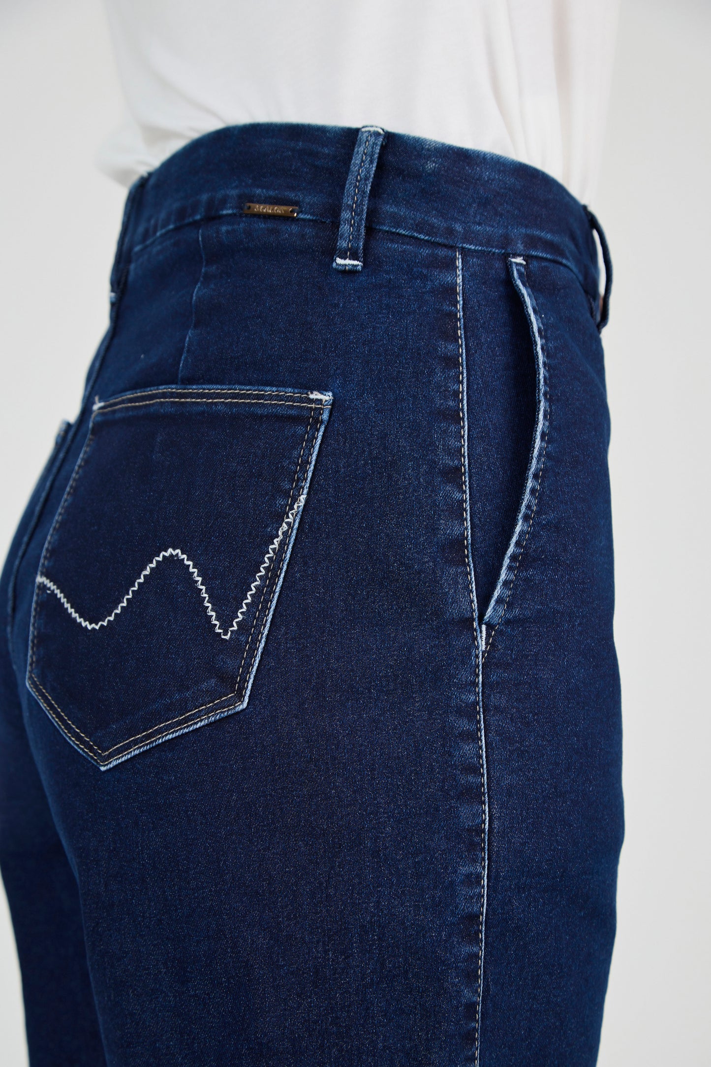bermuda jeans midi cintura intermediária alfaiataria