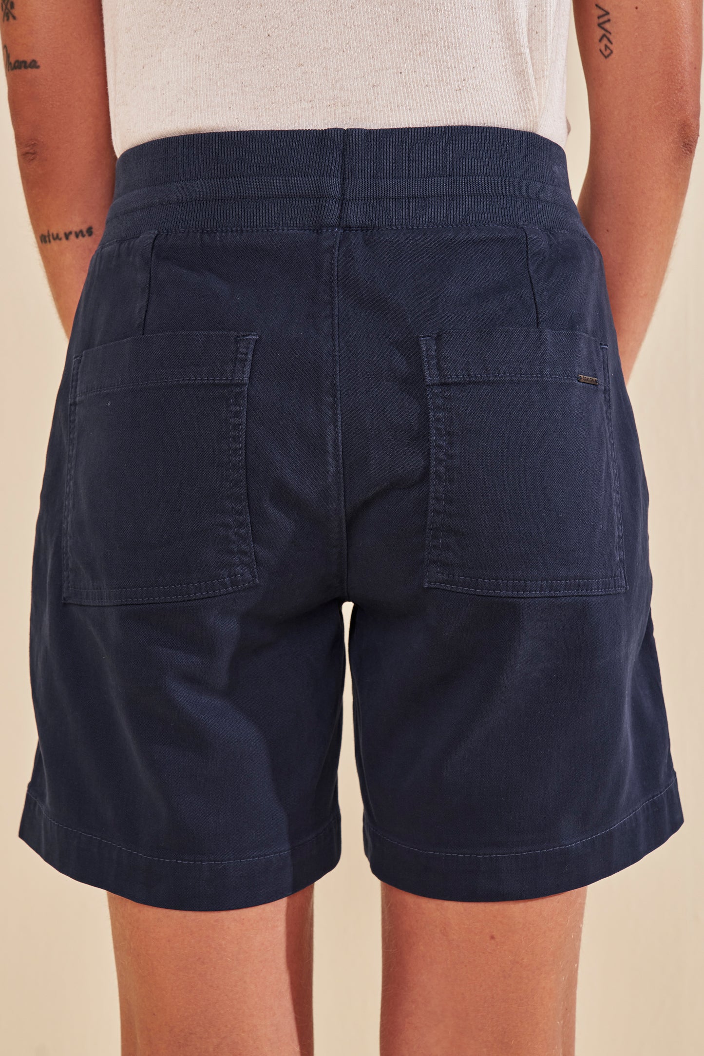 bermuda malha color midi comfort cintura intermediária cós tricot