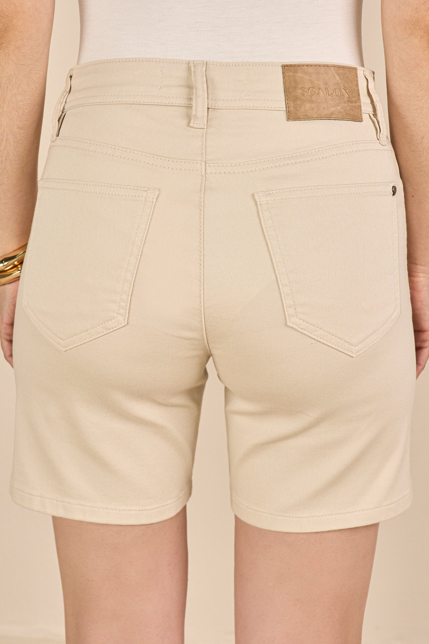 bermuda sarja color midi cintura intermediária básica