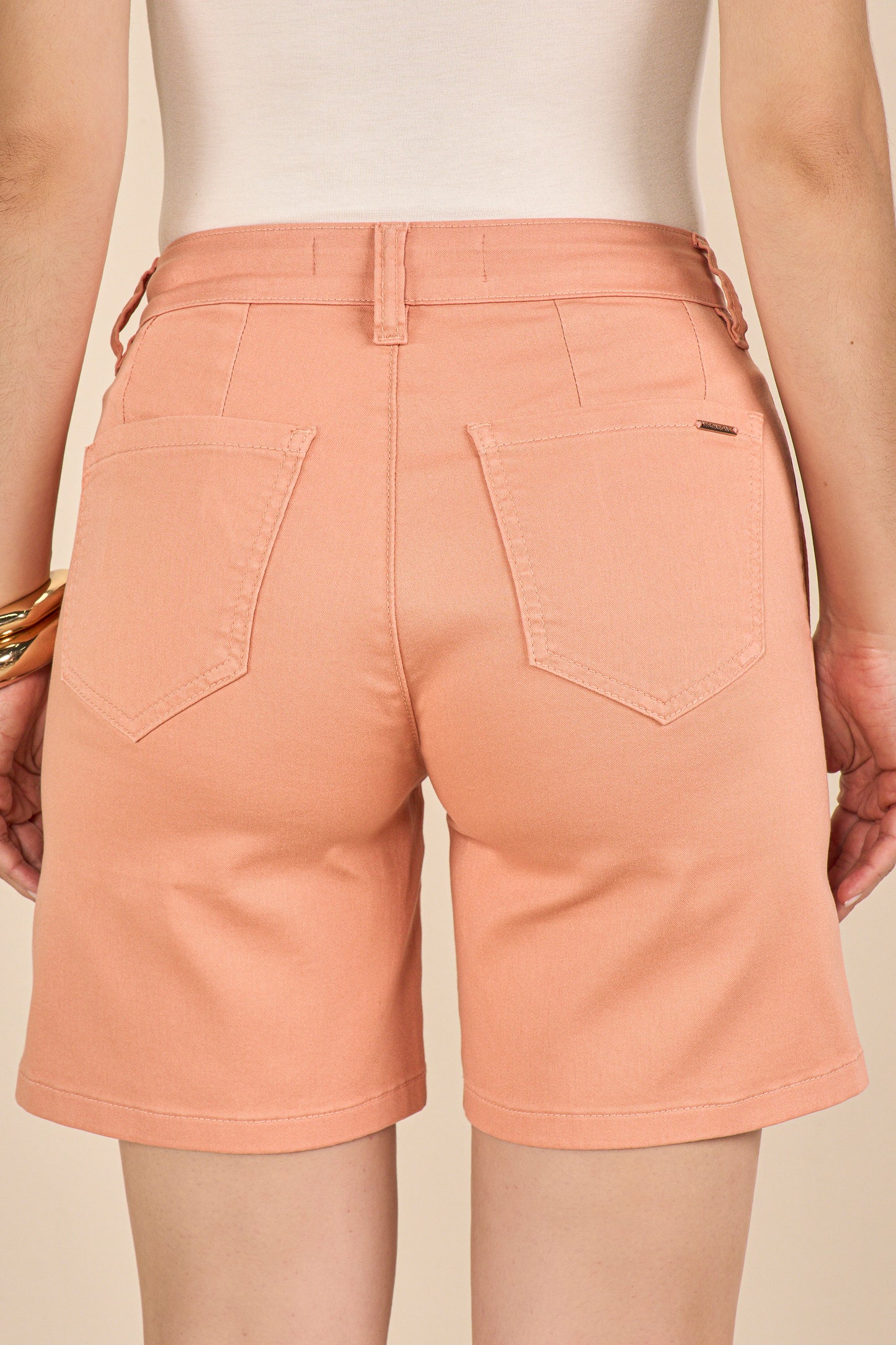 bermuda sarja color midi cintura intermediária alfaiataria