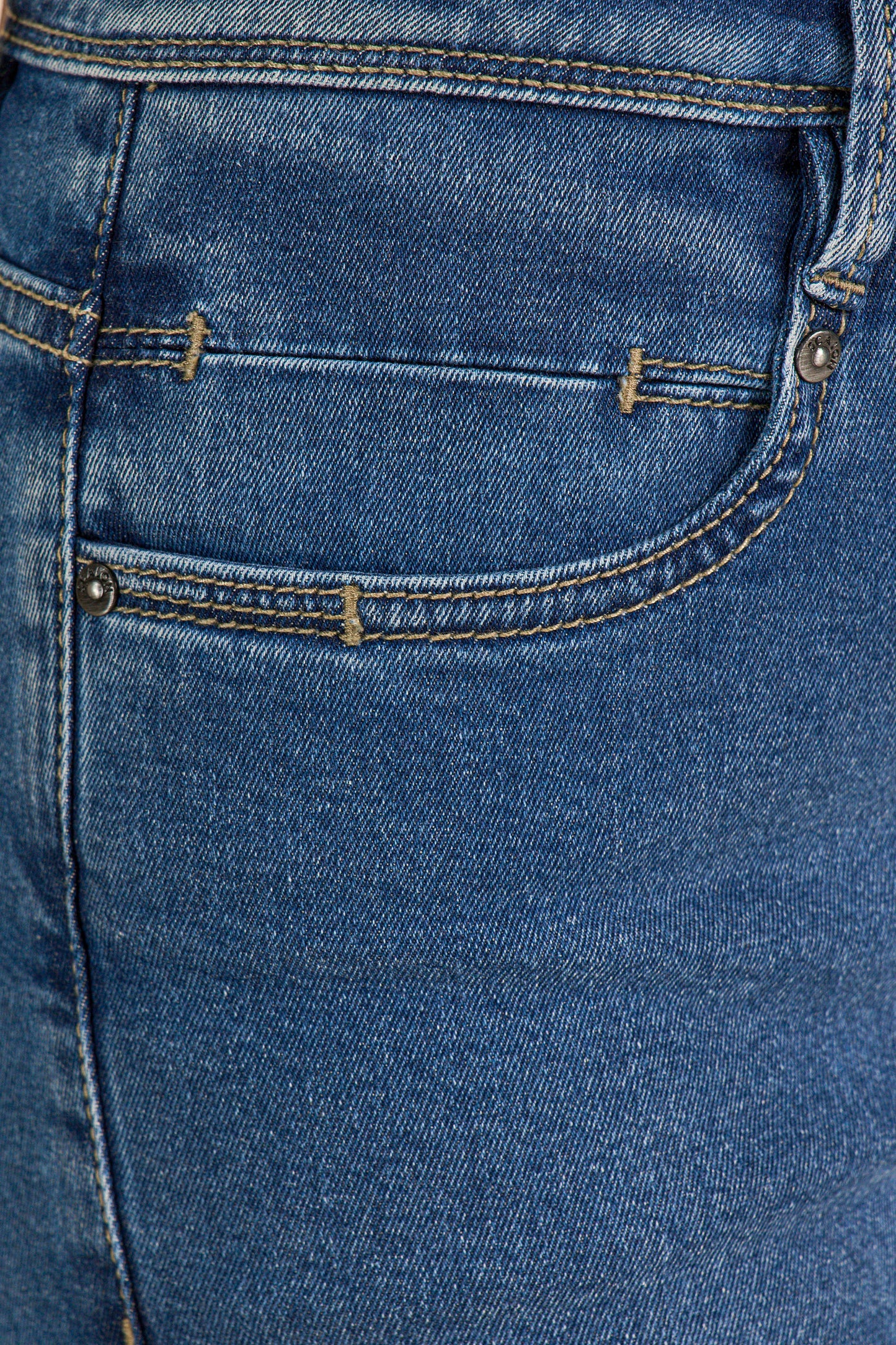 bermuda jeans midi cintura intermediária com detalhe bolso relógio