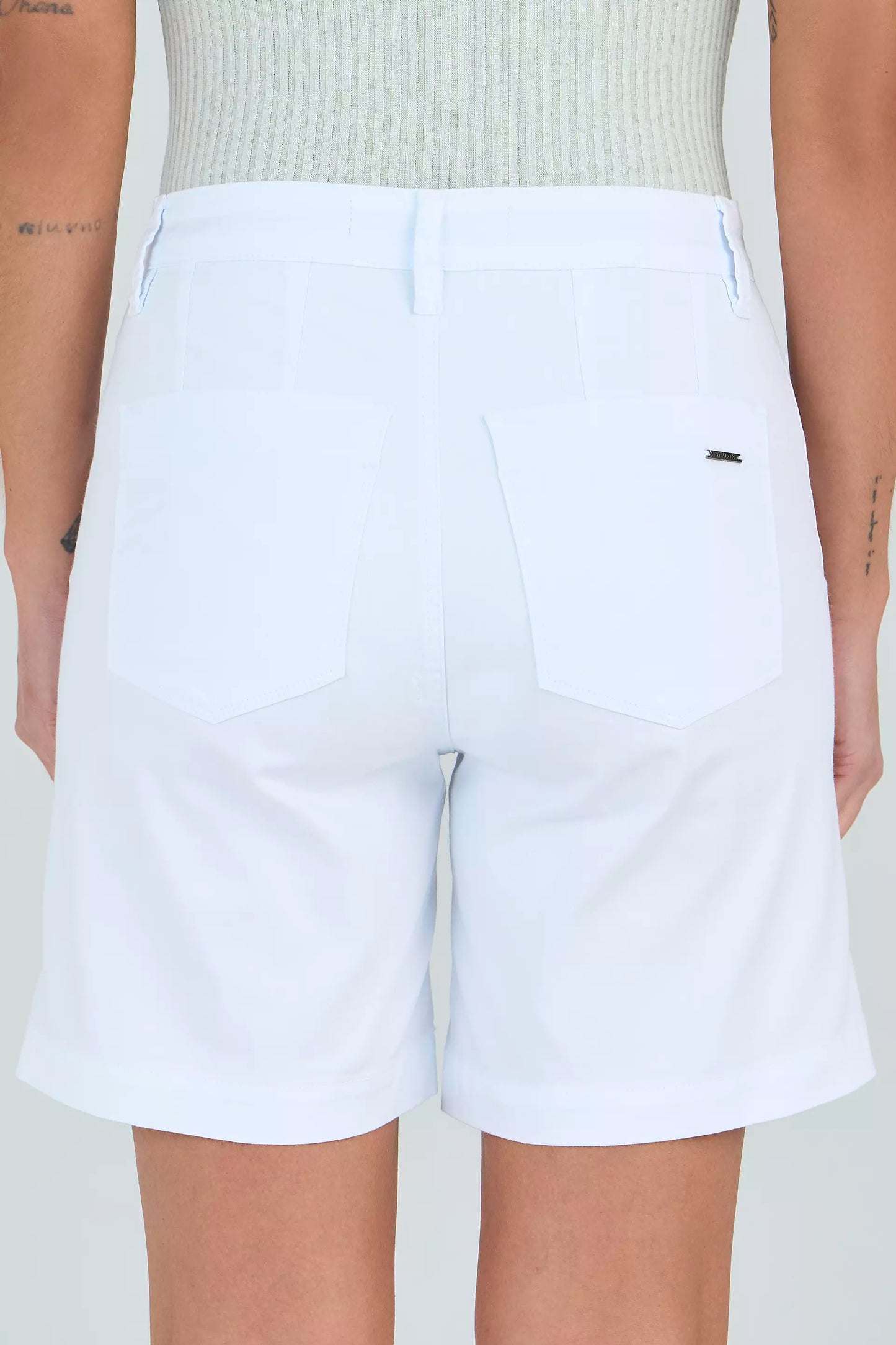 bermuda sarja color midi cintura intermediária alfaiataria