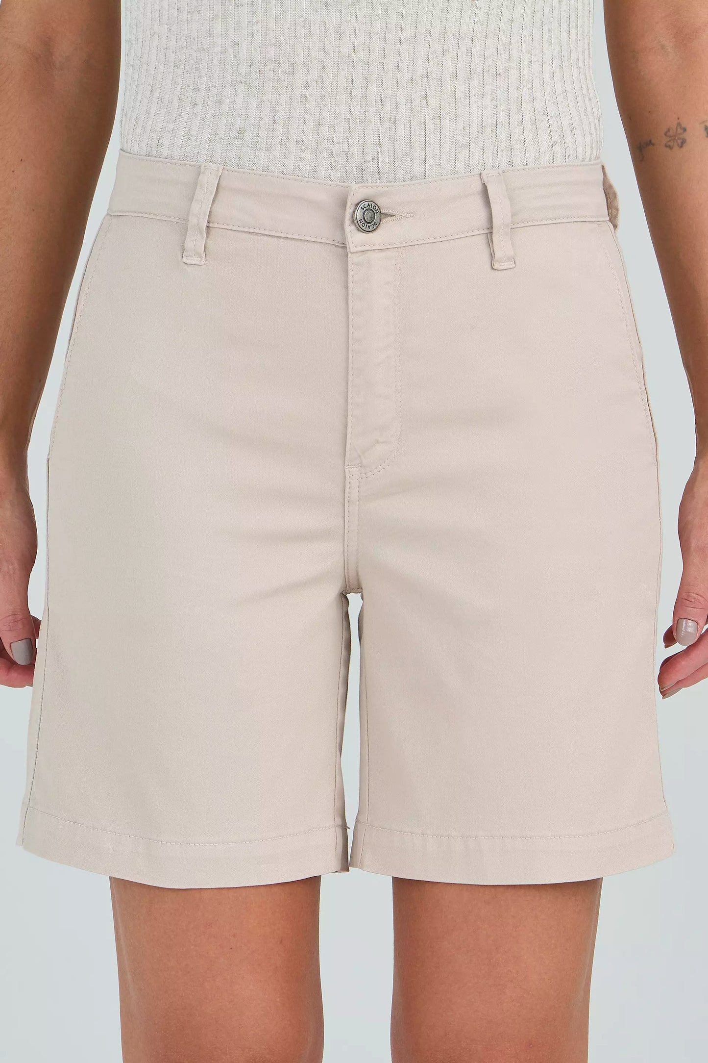 bermuda sarja color midi cintura intermediária alfaiataria