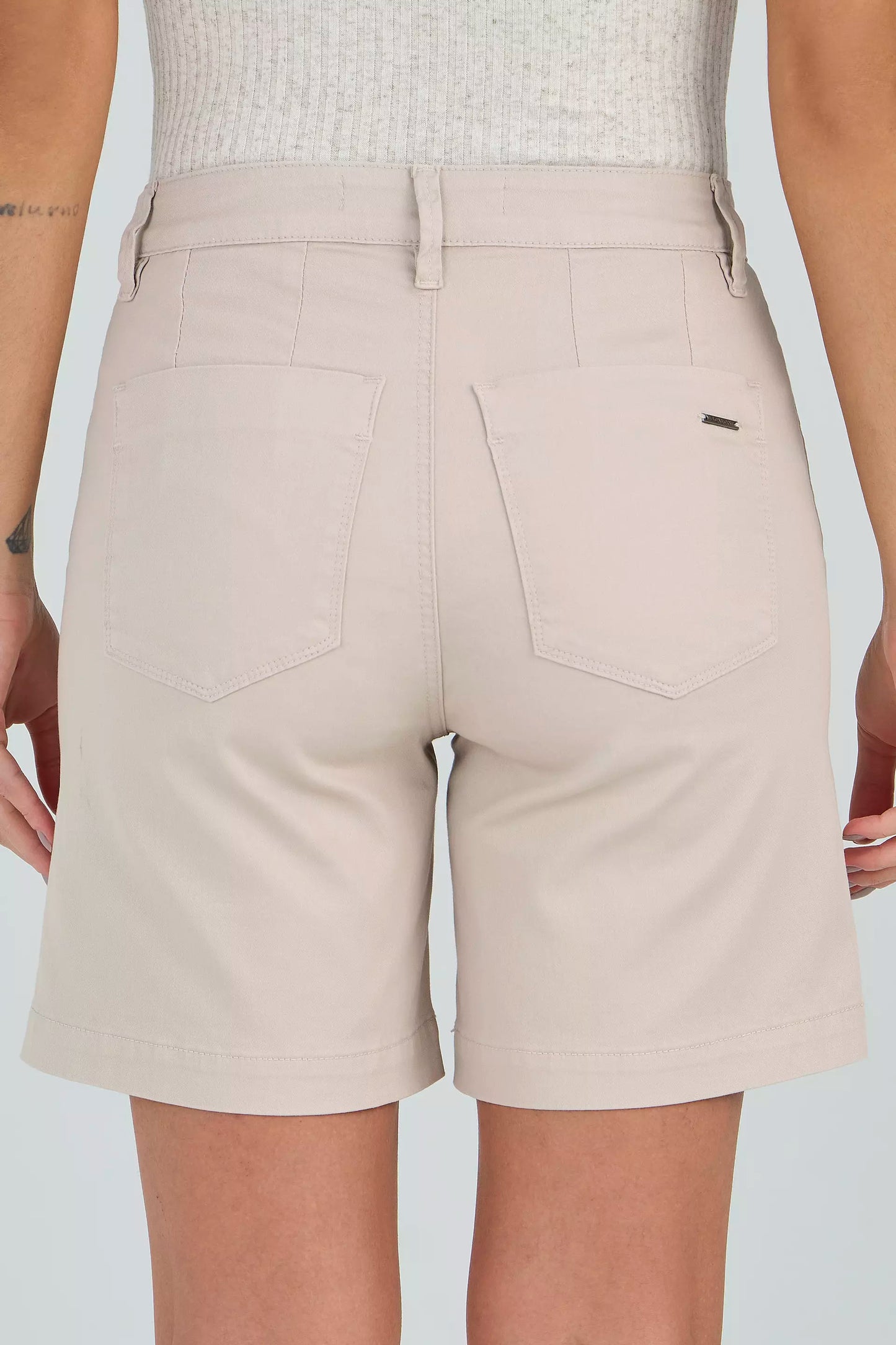 bermuda sarja color midi cintura intermediária alfaiataria