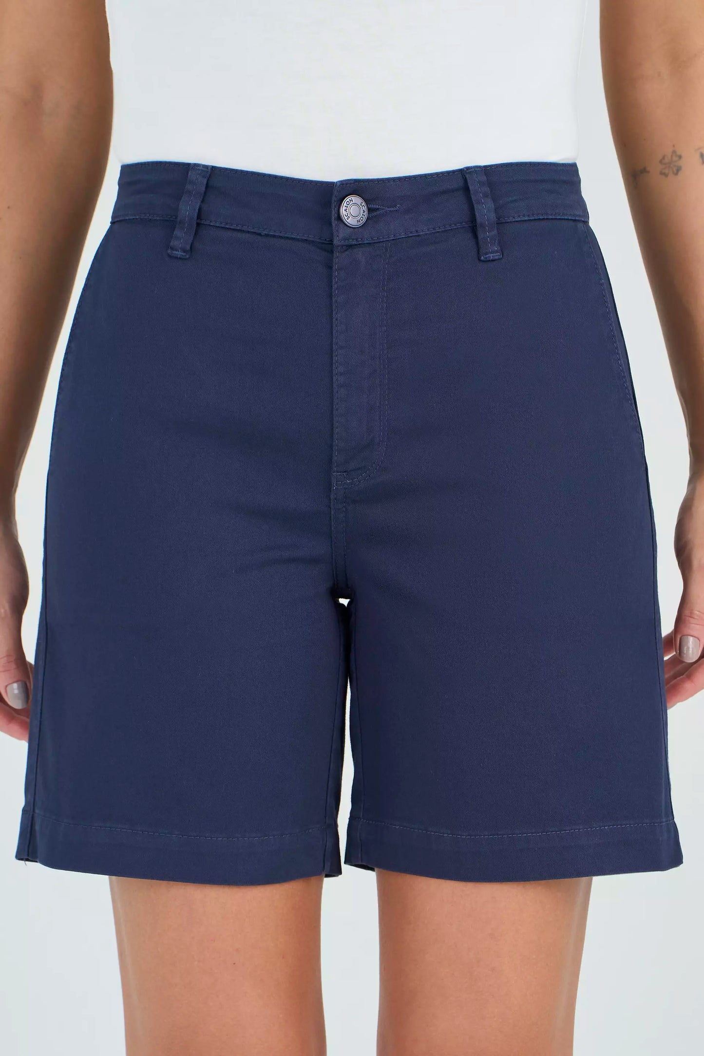 bermuda sarja color midi cintura intermediária alfaiataria