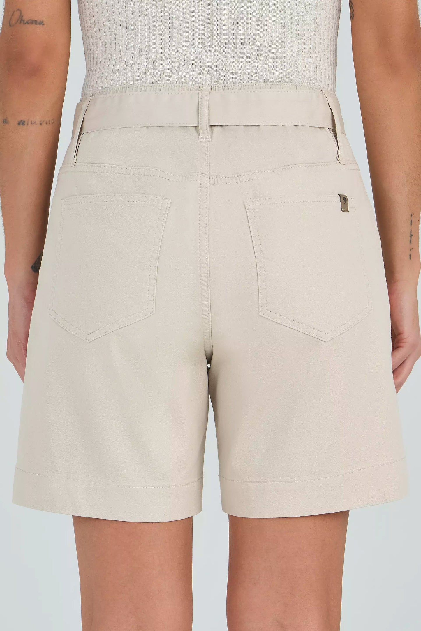 bermuda sarja color midi cintura intermediária com faixa