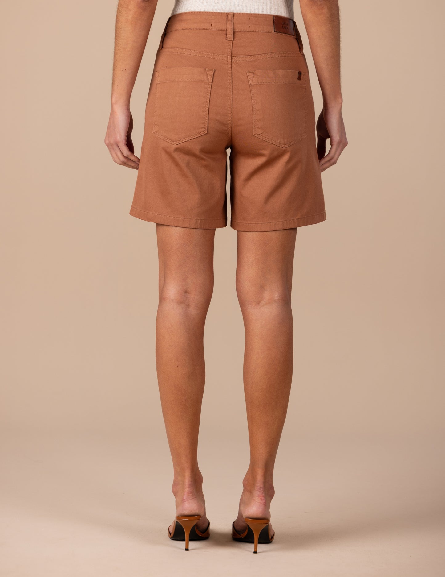 bermuda sarja color midi cintura intermediária básica