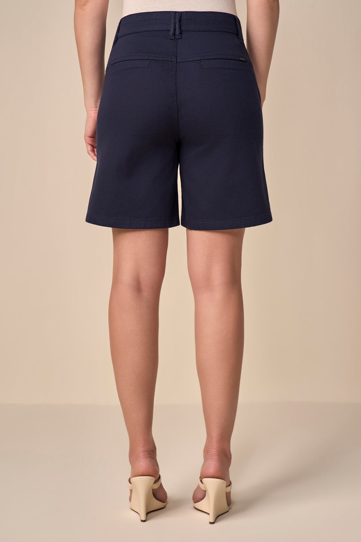 bermuda sarja color midi cintura intermediária alfaiataria