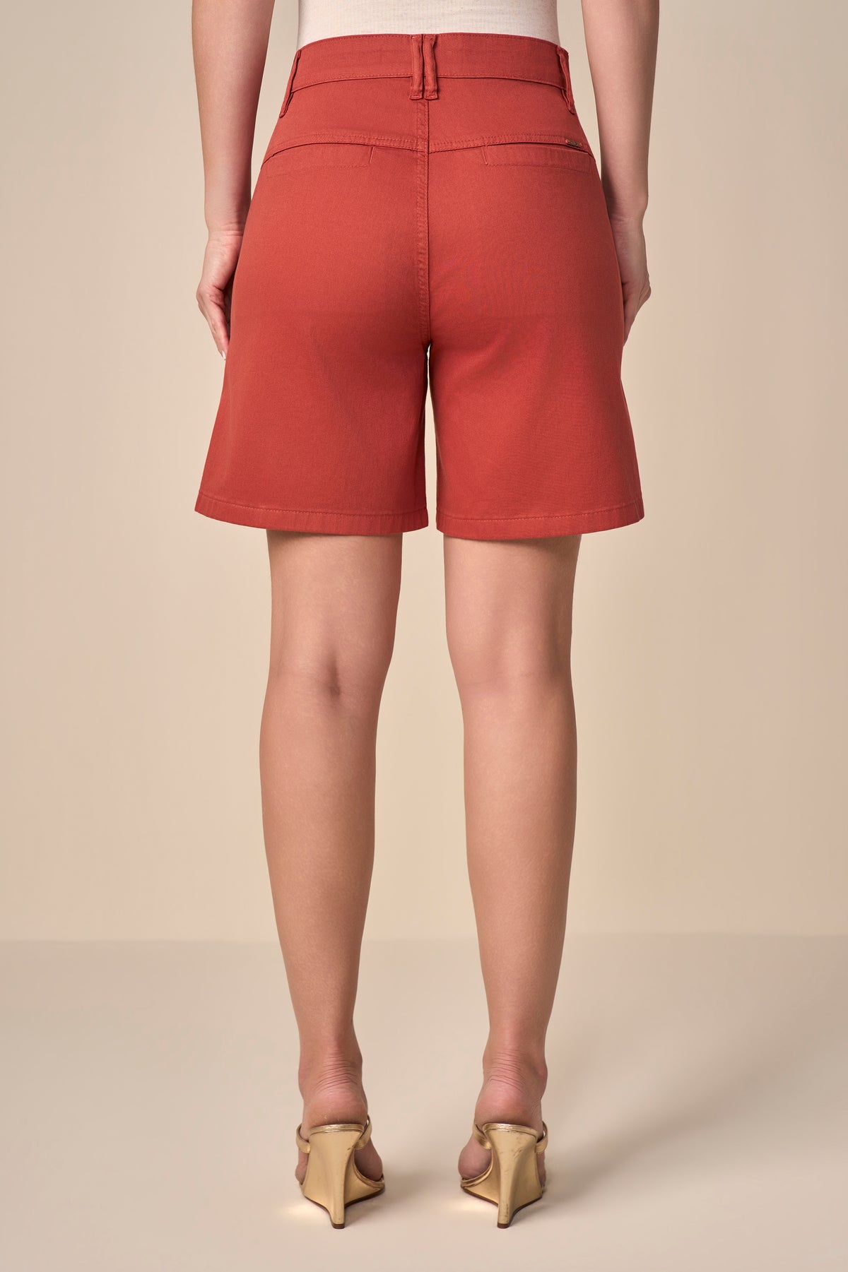 bermuda sarja color midi cintura intermediária alfaiataria