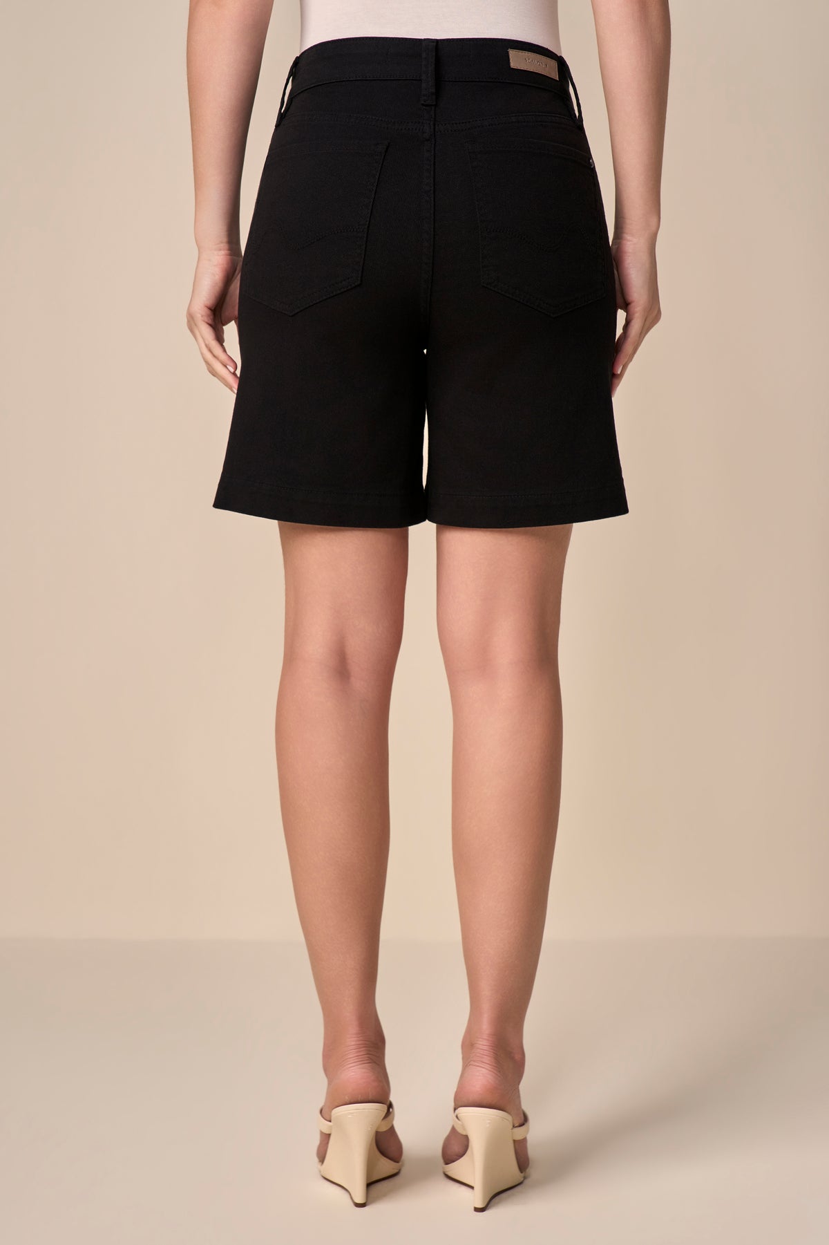 bermuda sarja color midi cintura intermediária com bordado