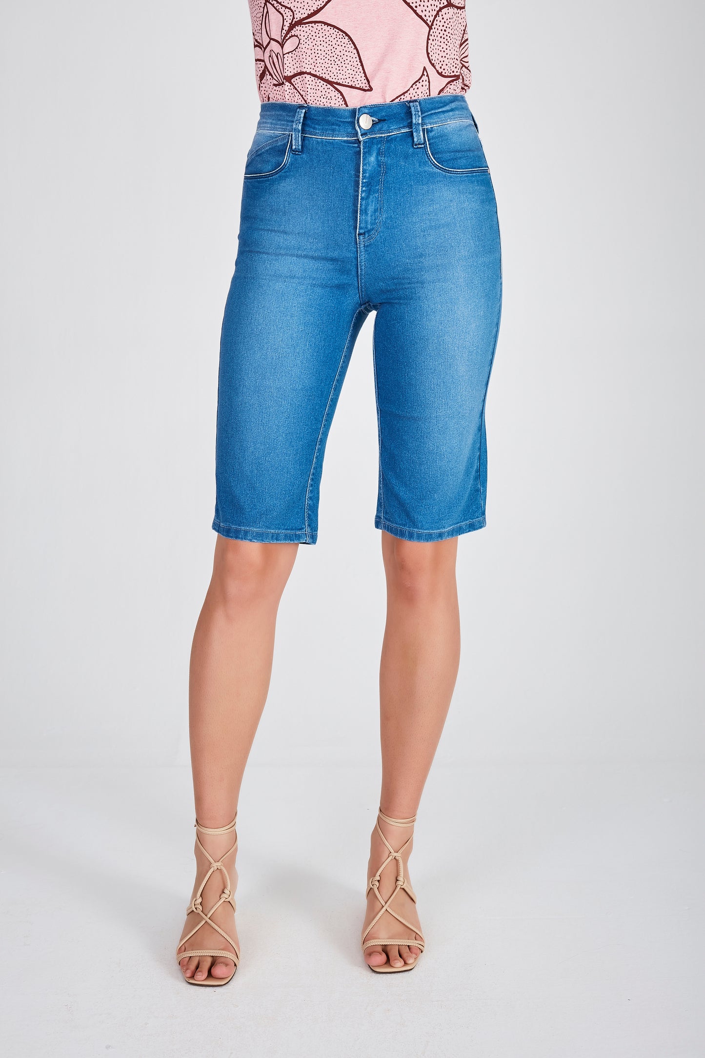 bermuda jeans longa cintura intermediária