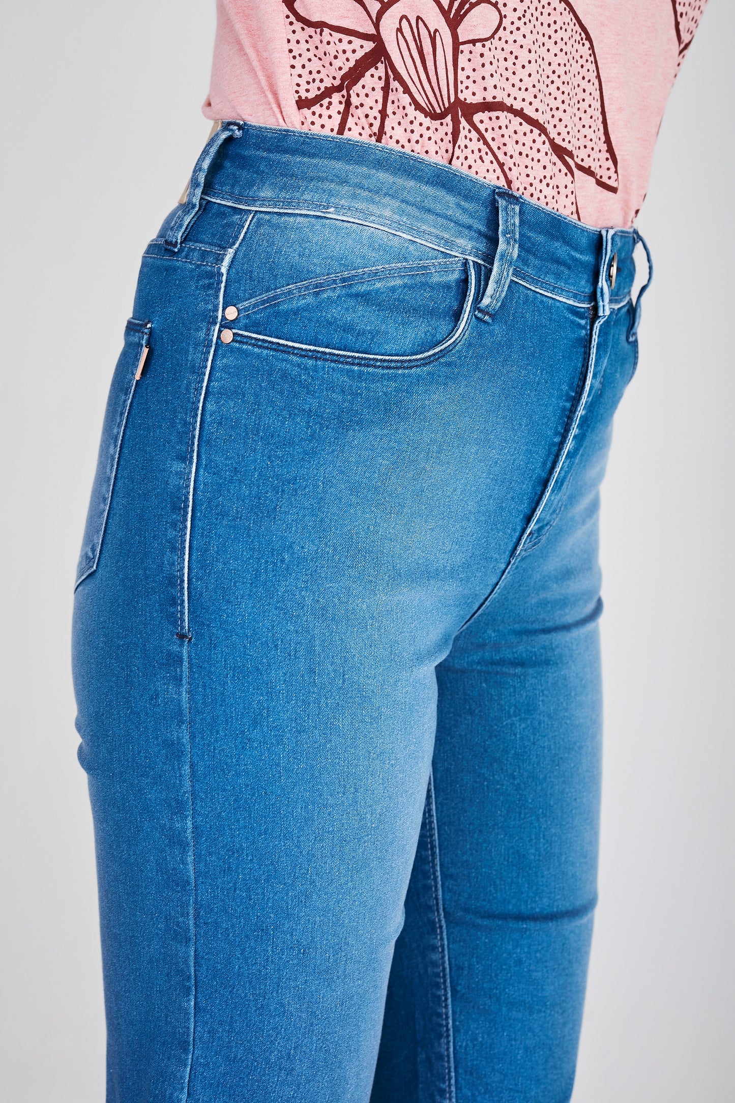bermuda jeans longa cintura intermediária