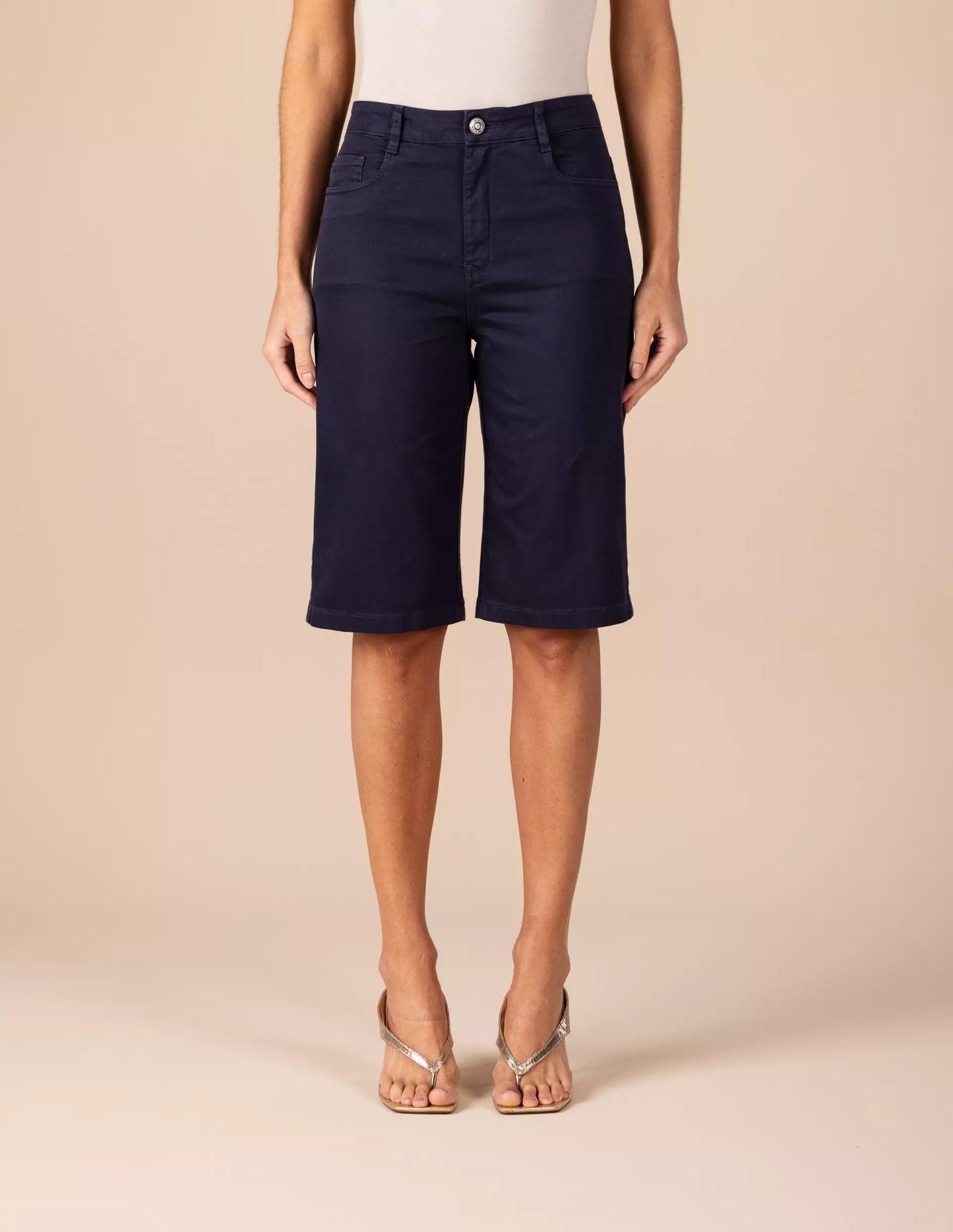 bermuda sarja color longa cintura intermediária com bordado