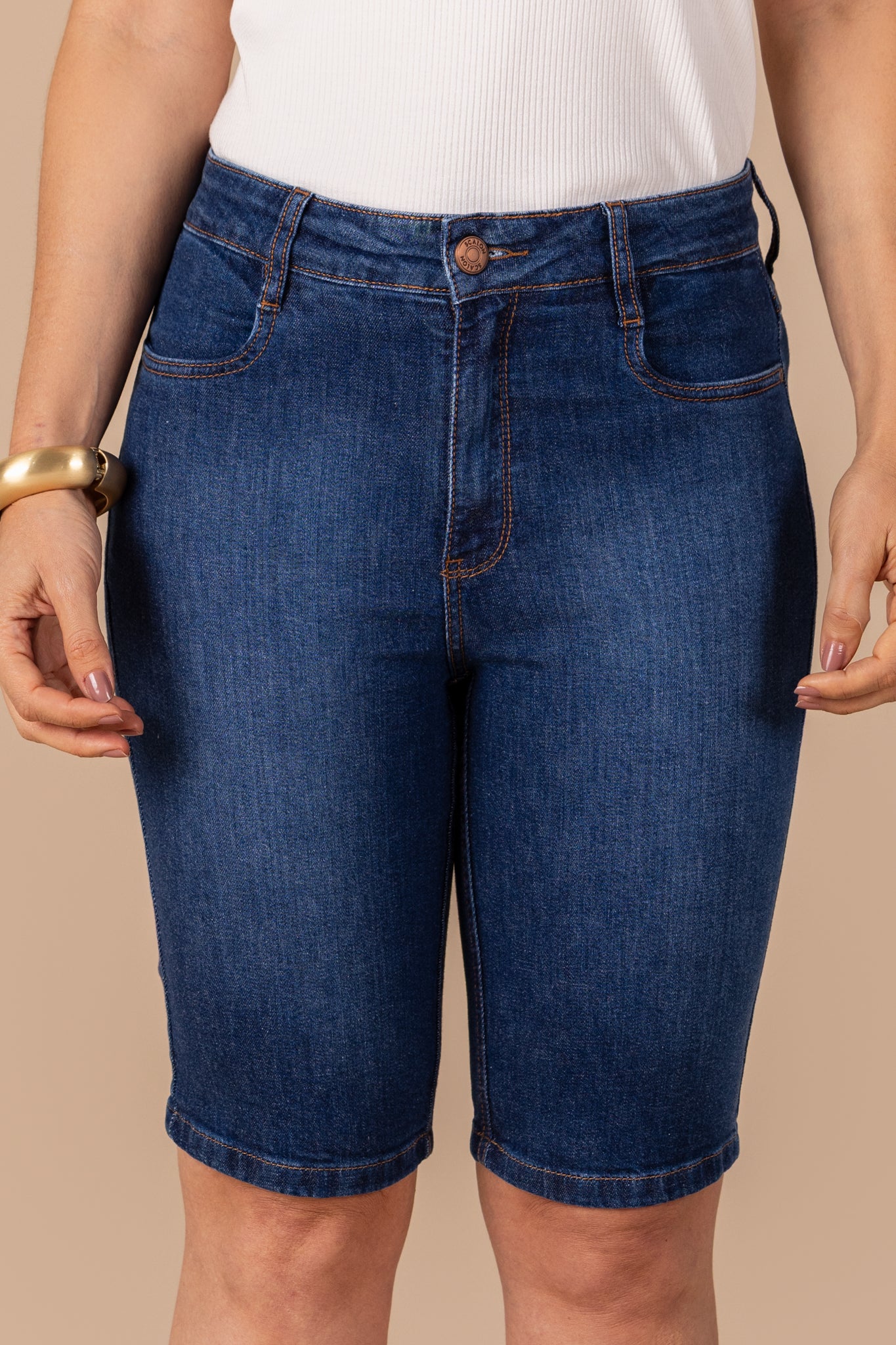 bermuda jeans ciclista cintura intermediária bolso embutido