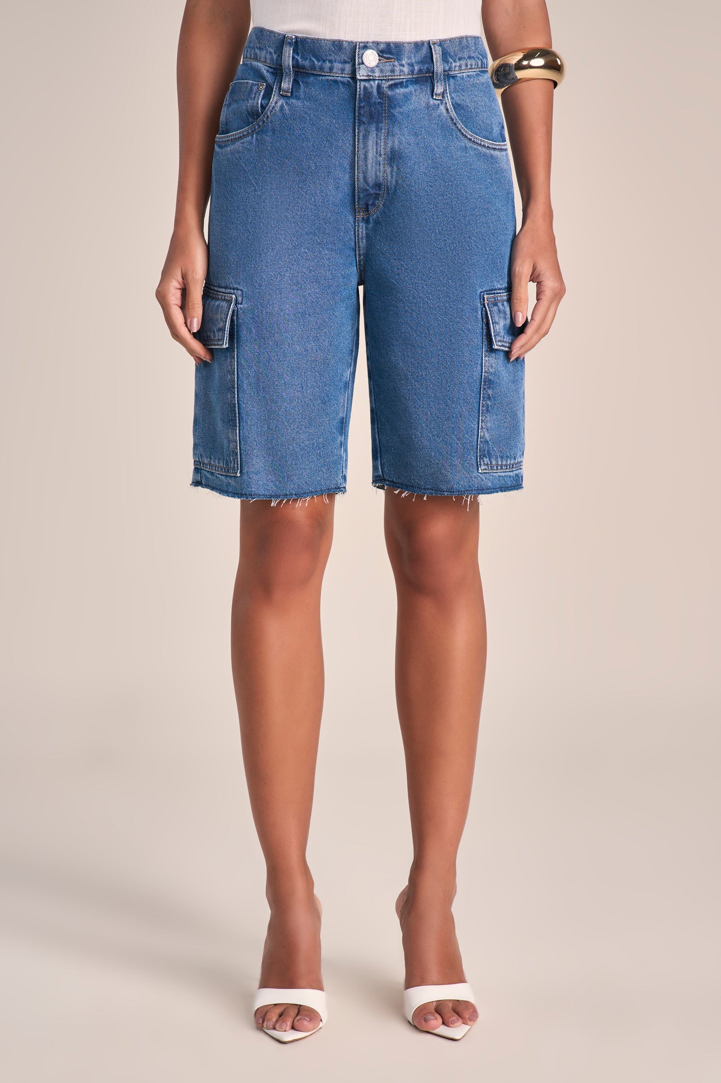 Bermuda Jeans Jorts Cintura Intermediária com Bolsos Cargo