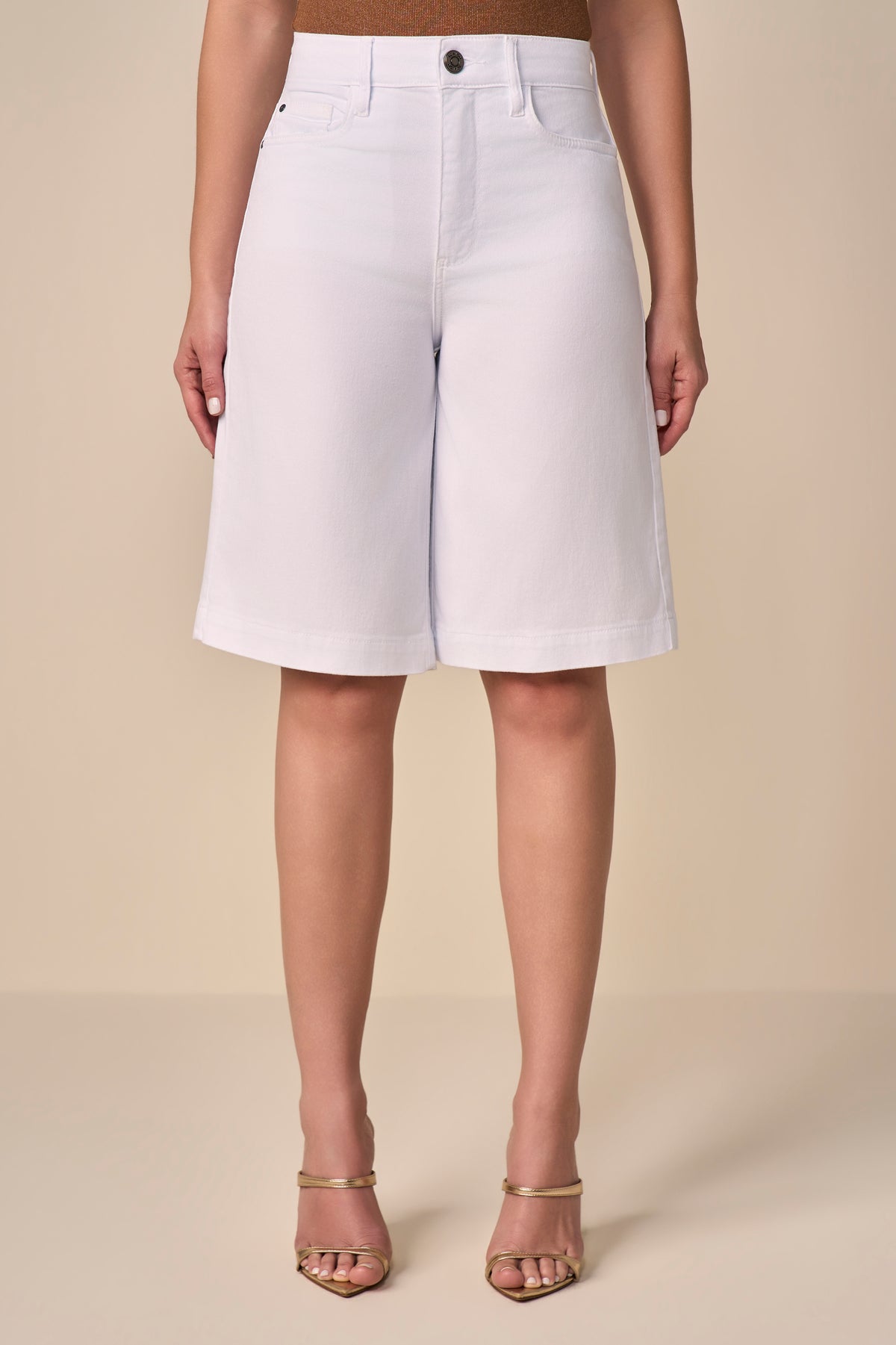 bermuda sarja color jorts cintura intermediária com bordado