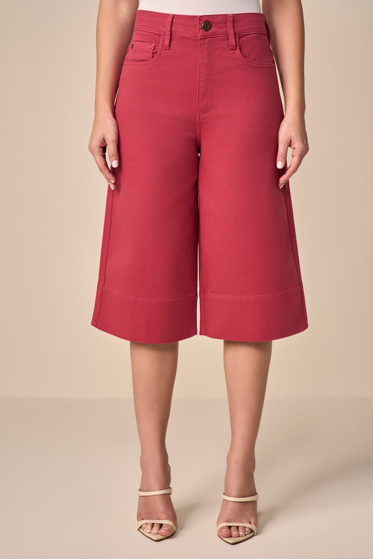 bermuda sarja color wide leg cintura intermediária com barra larga