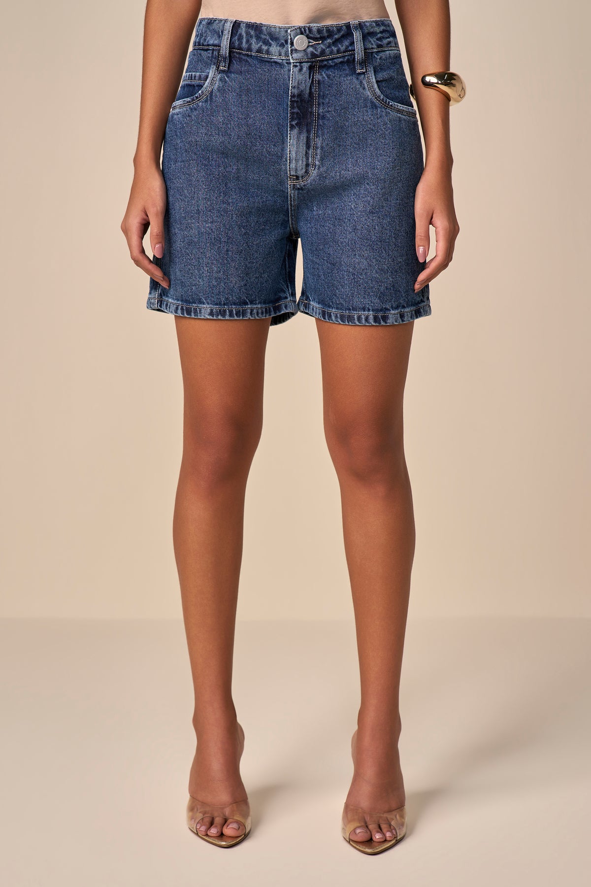 shorts jeans boyfriend cintura intermediária tradicional