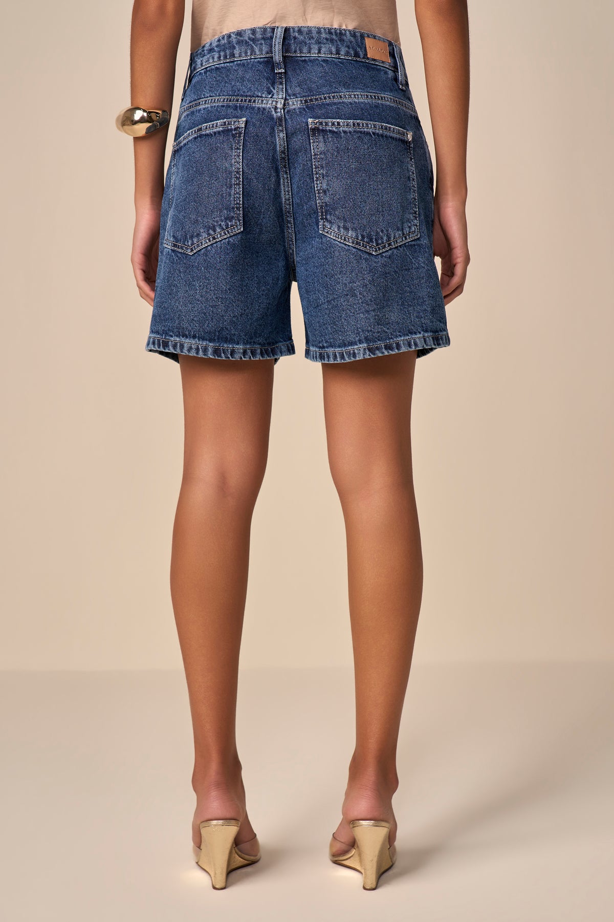 shorts jeans boyfriend cintura intermediária tradicional