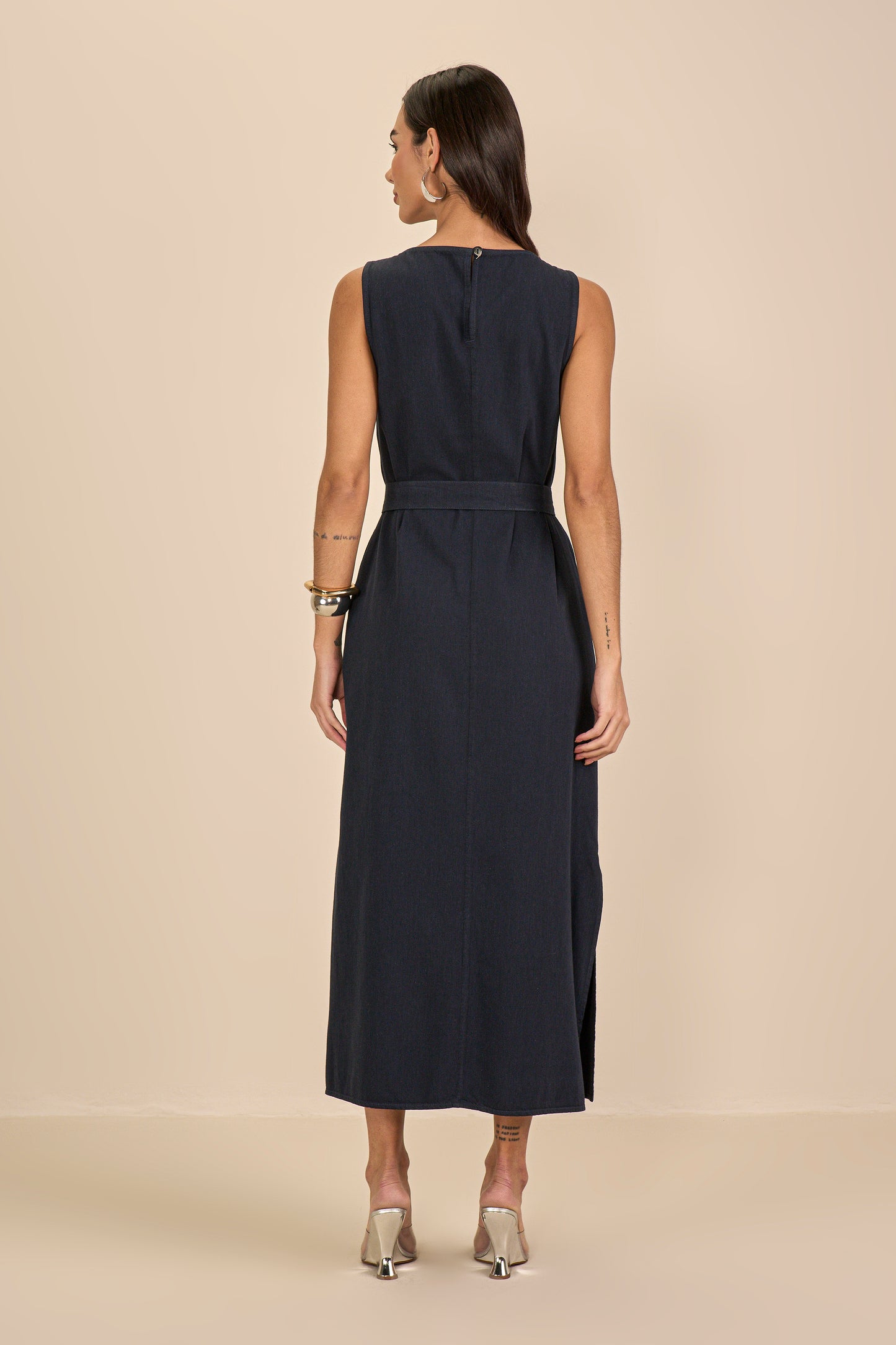vestido sarja longuete alça larga com faixa