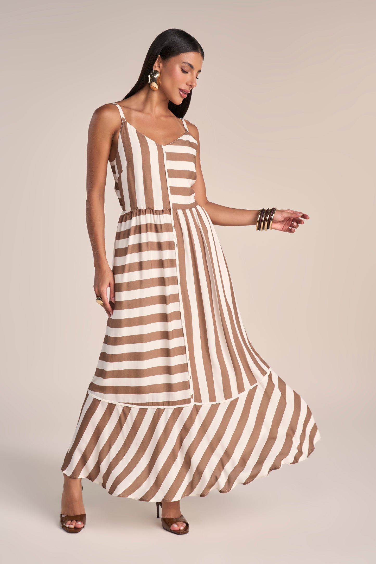 Vestido Viscose Longuete Alça Fina com Mix de Estampas