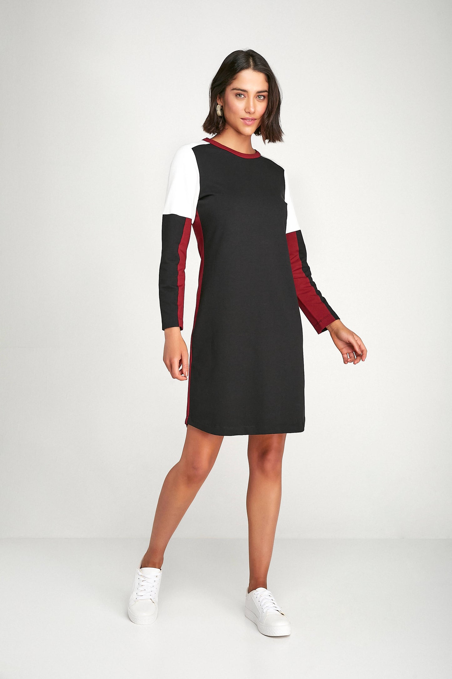 vestido moletom manga longa com recortes