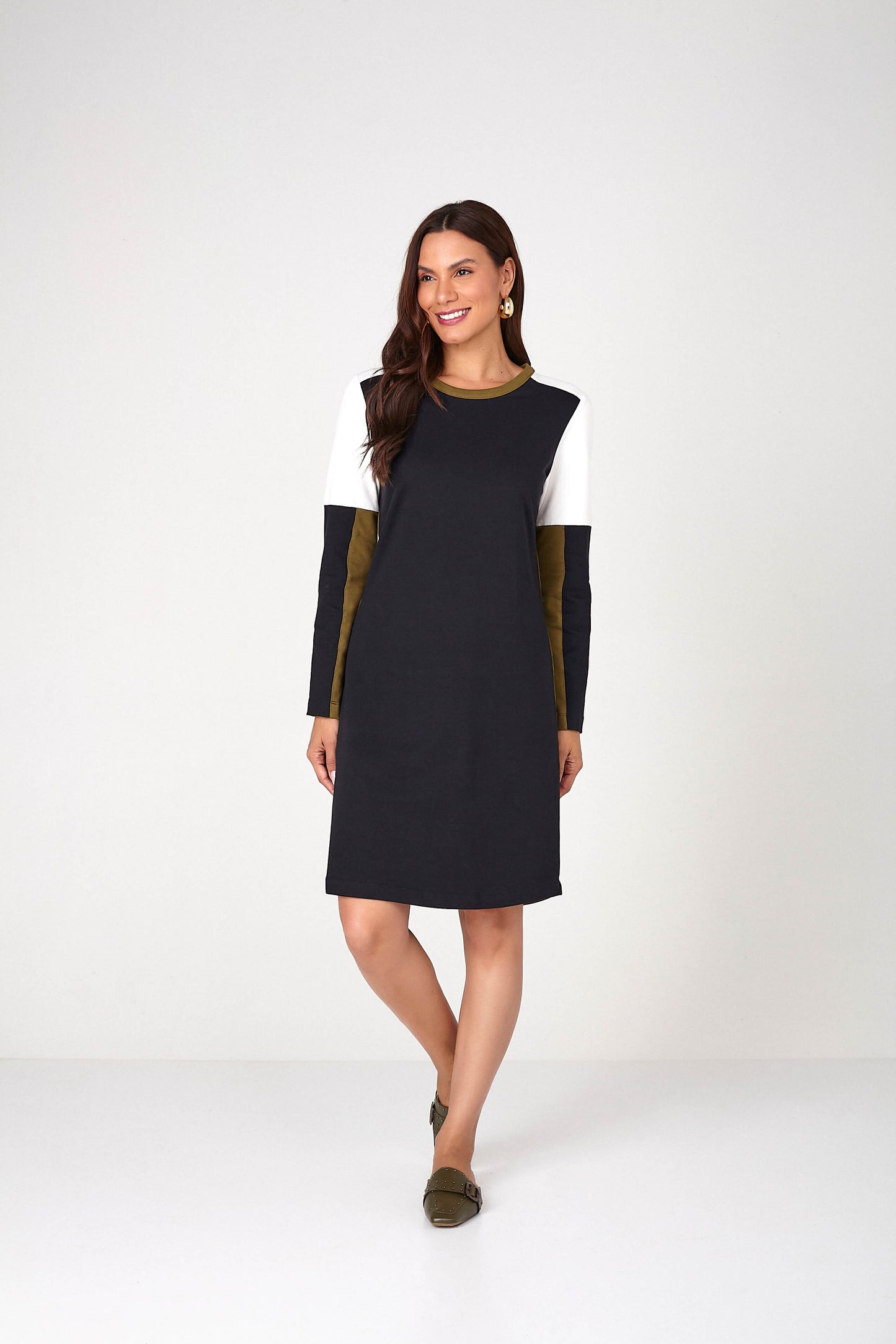 vestido moletom manga longa com recortes