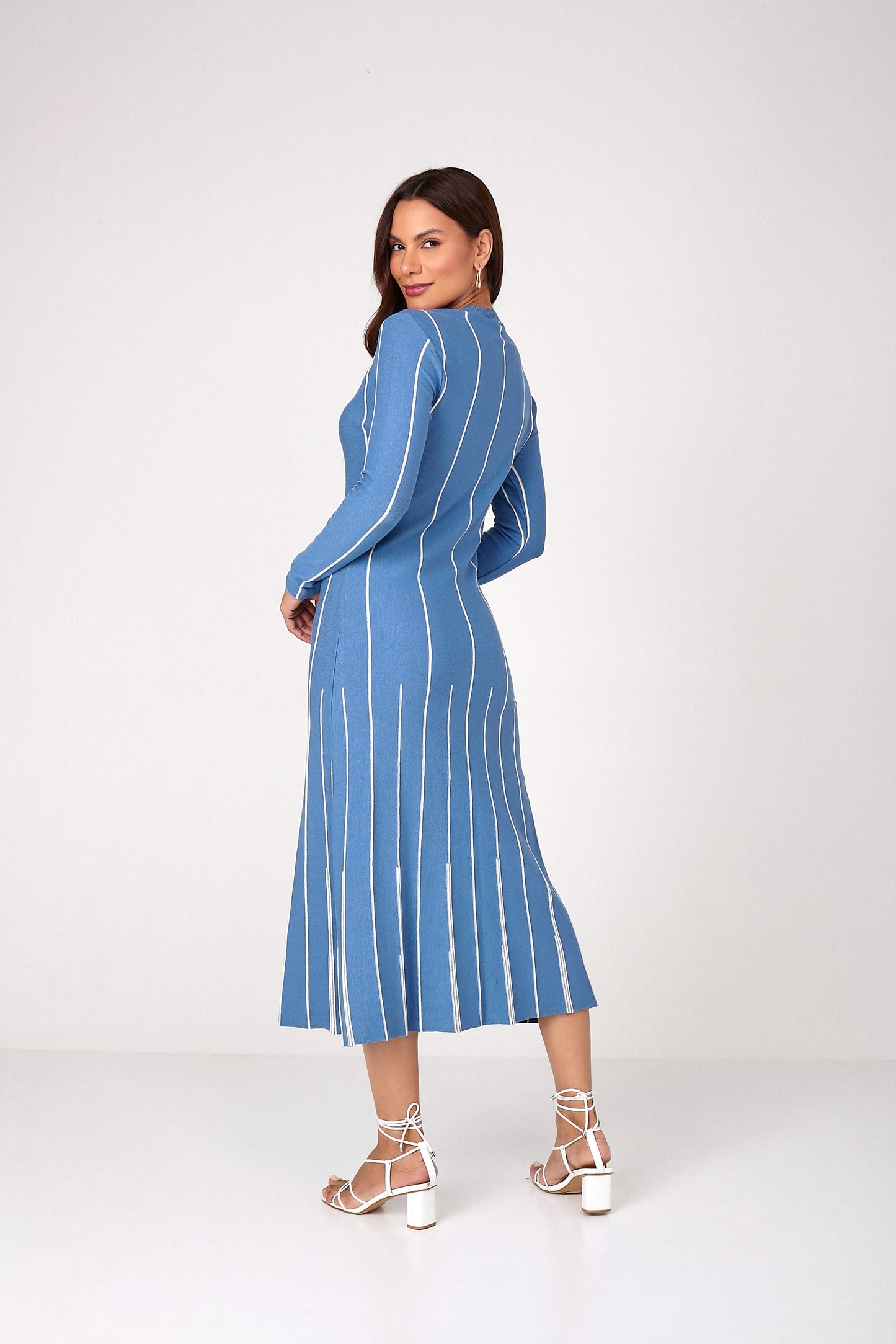 vestido tricot midi manga longa listras