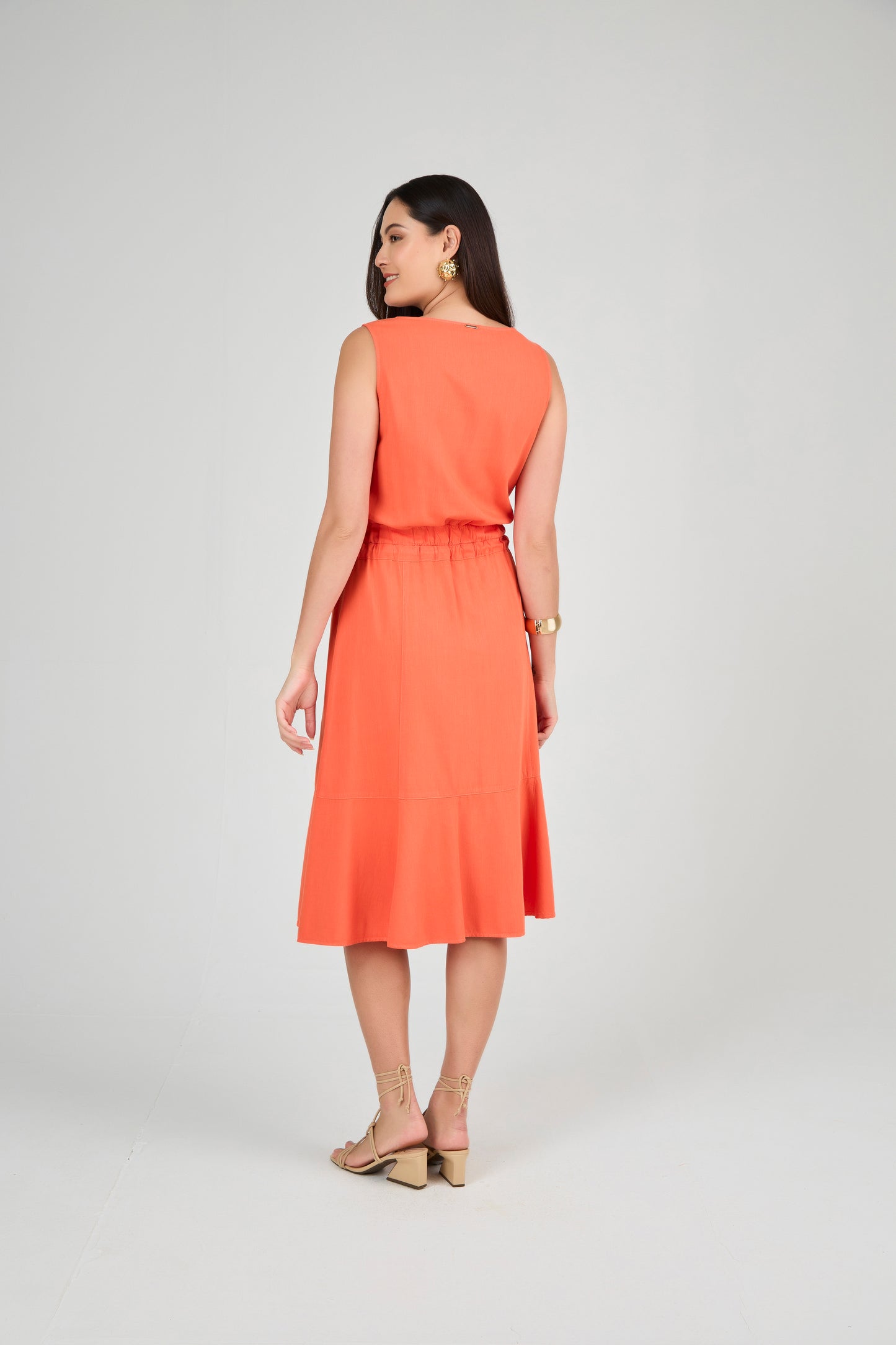 vestido sarja midi com recortes