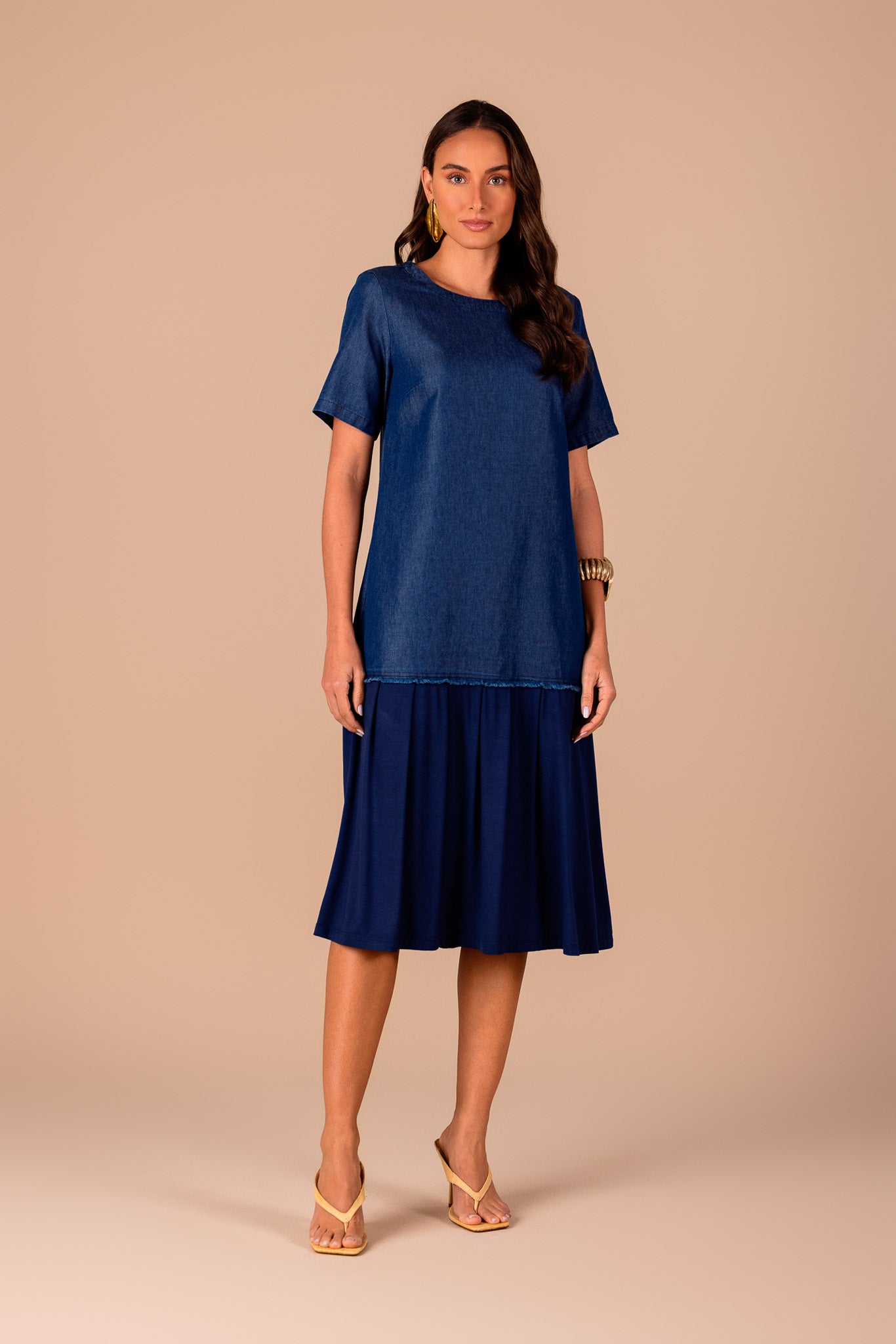 vestido jeans midi com mix de tecidos