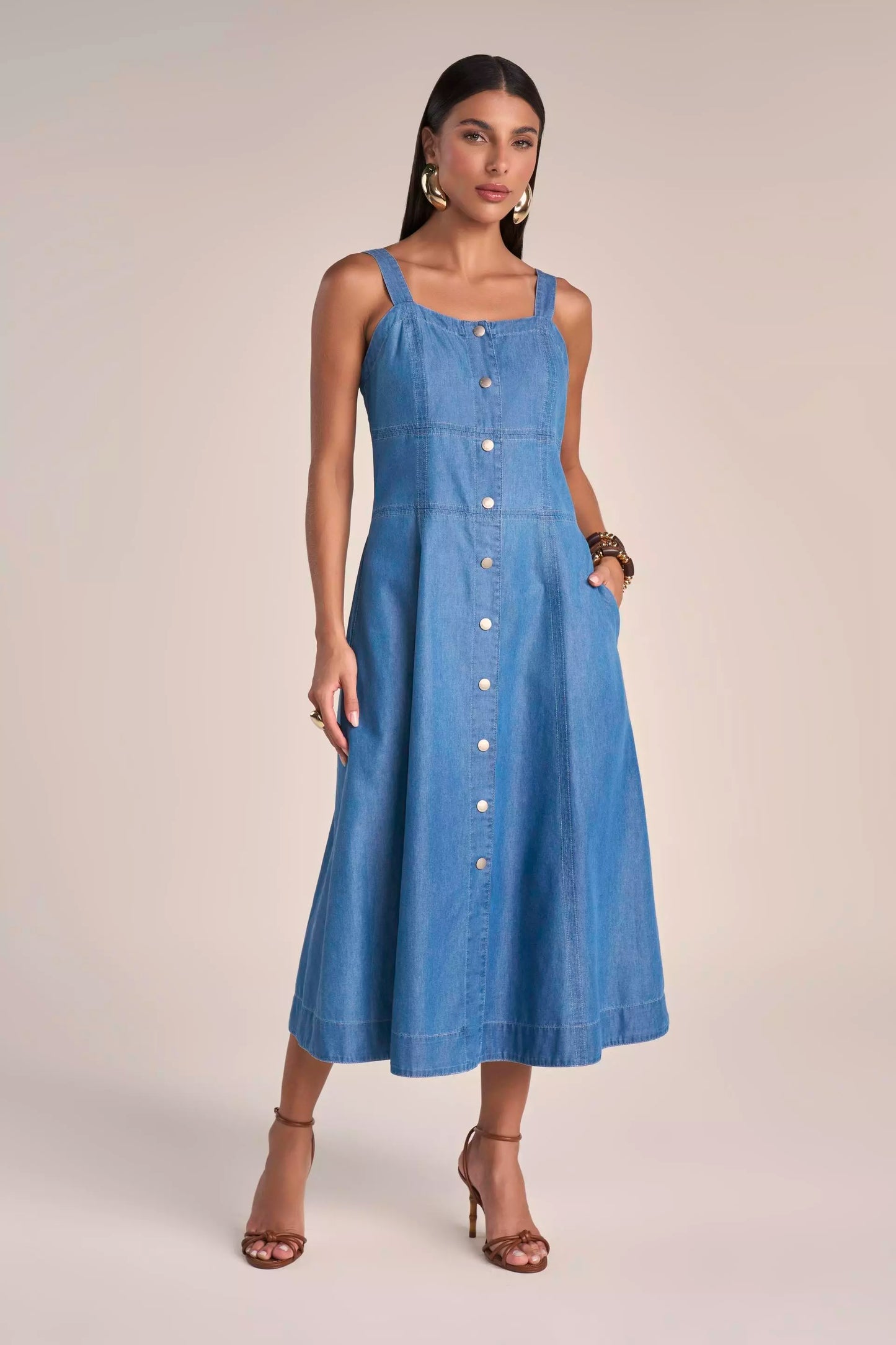 Vestido Jeans Midi com Recortes