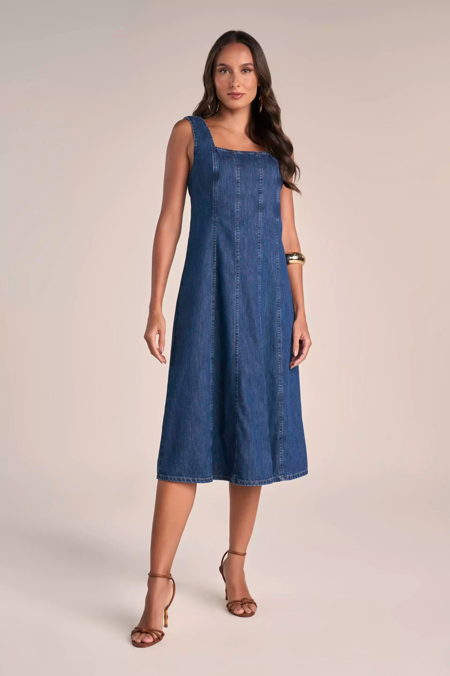 Vestido Jeans Midi Decote Quadrado com Recortes